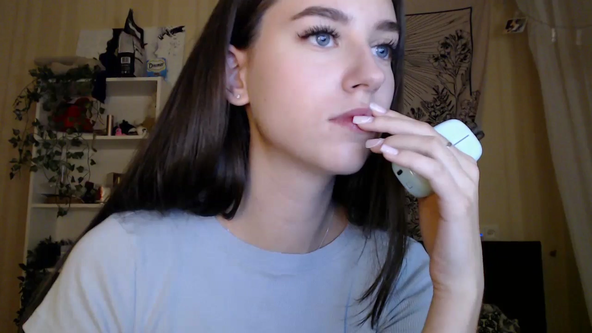 Gallery image thumbnail from ElsieF_'s myfreecams stream on, 02/04/2025, 18:31 image 3 of 20