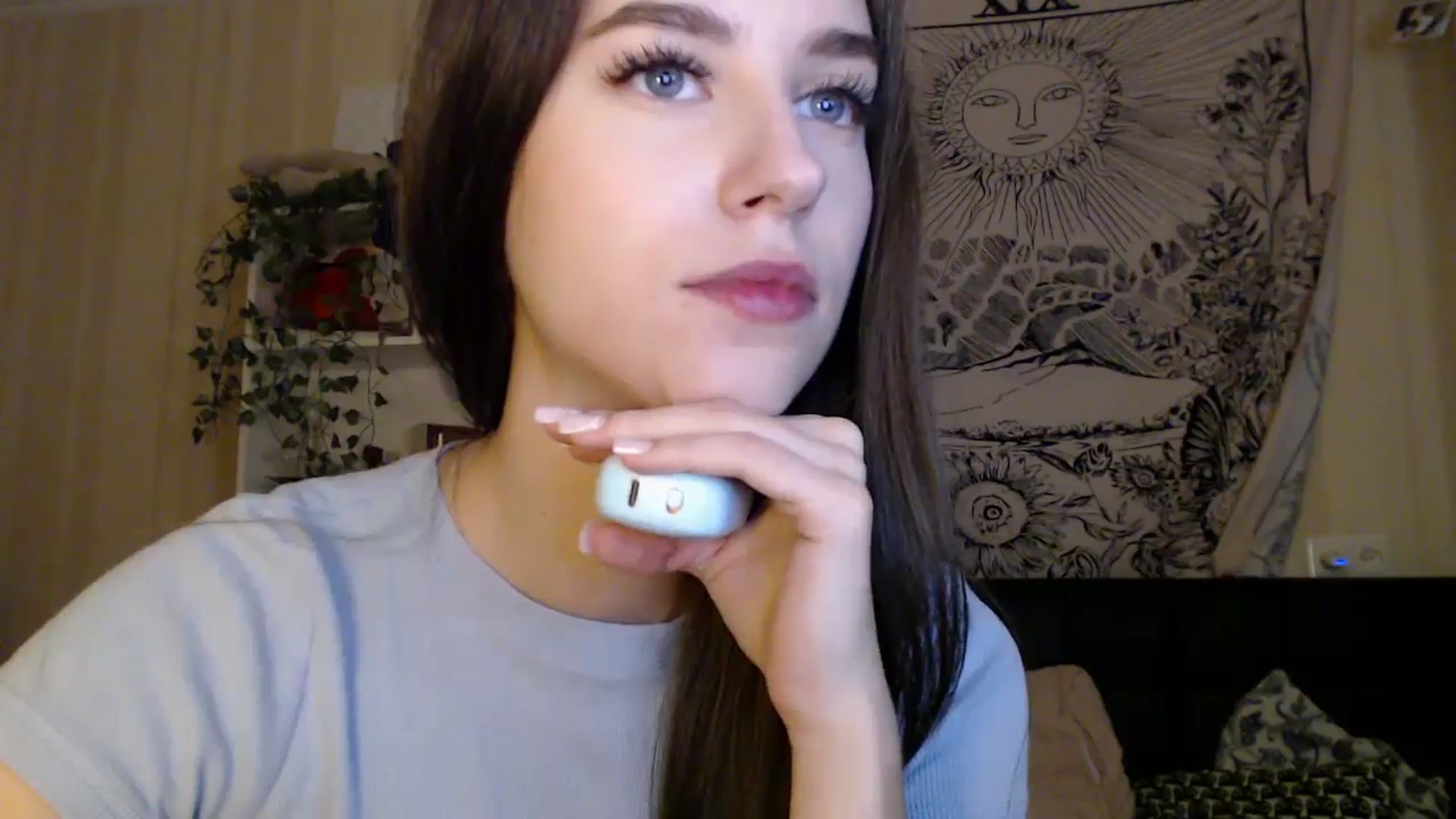 Gallery image thumbnail from ElsieF_'s myfreecams stream on, 02/04/2025, 19:51 image 18 of 20