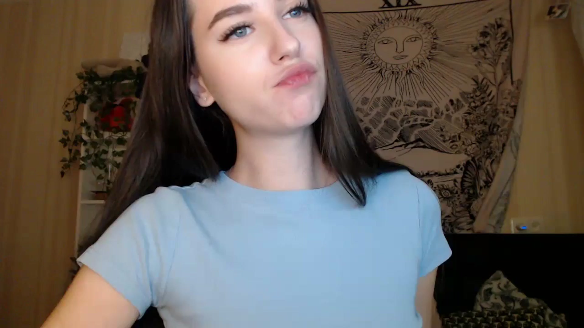 Gallery image thumbnail from ElsieF_'s myfreecams stream on, 02/04/2025, 19:51 image 4 of 20