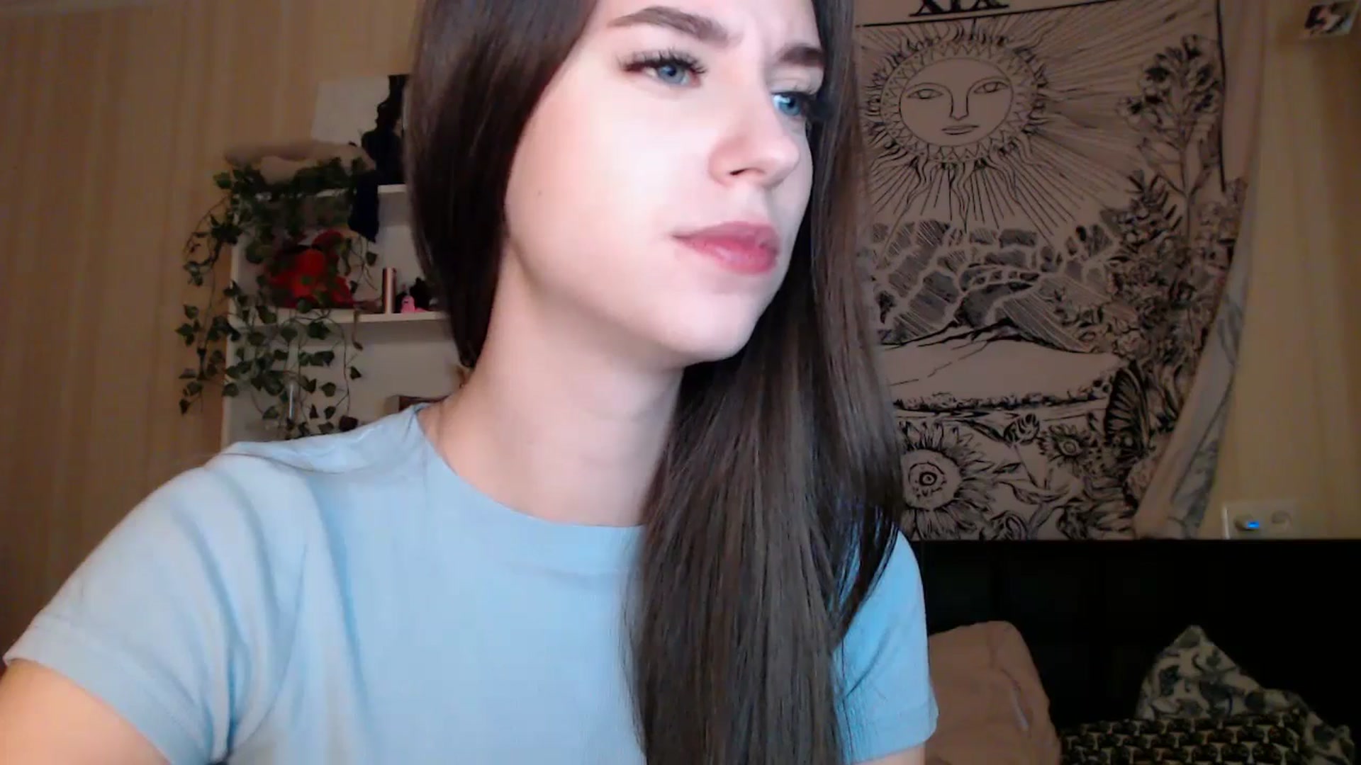 Gallery image thumbnail from ElsieF_'s myfreecams stream on, 02/04/2025, 19:51 image 17 of 20