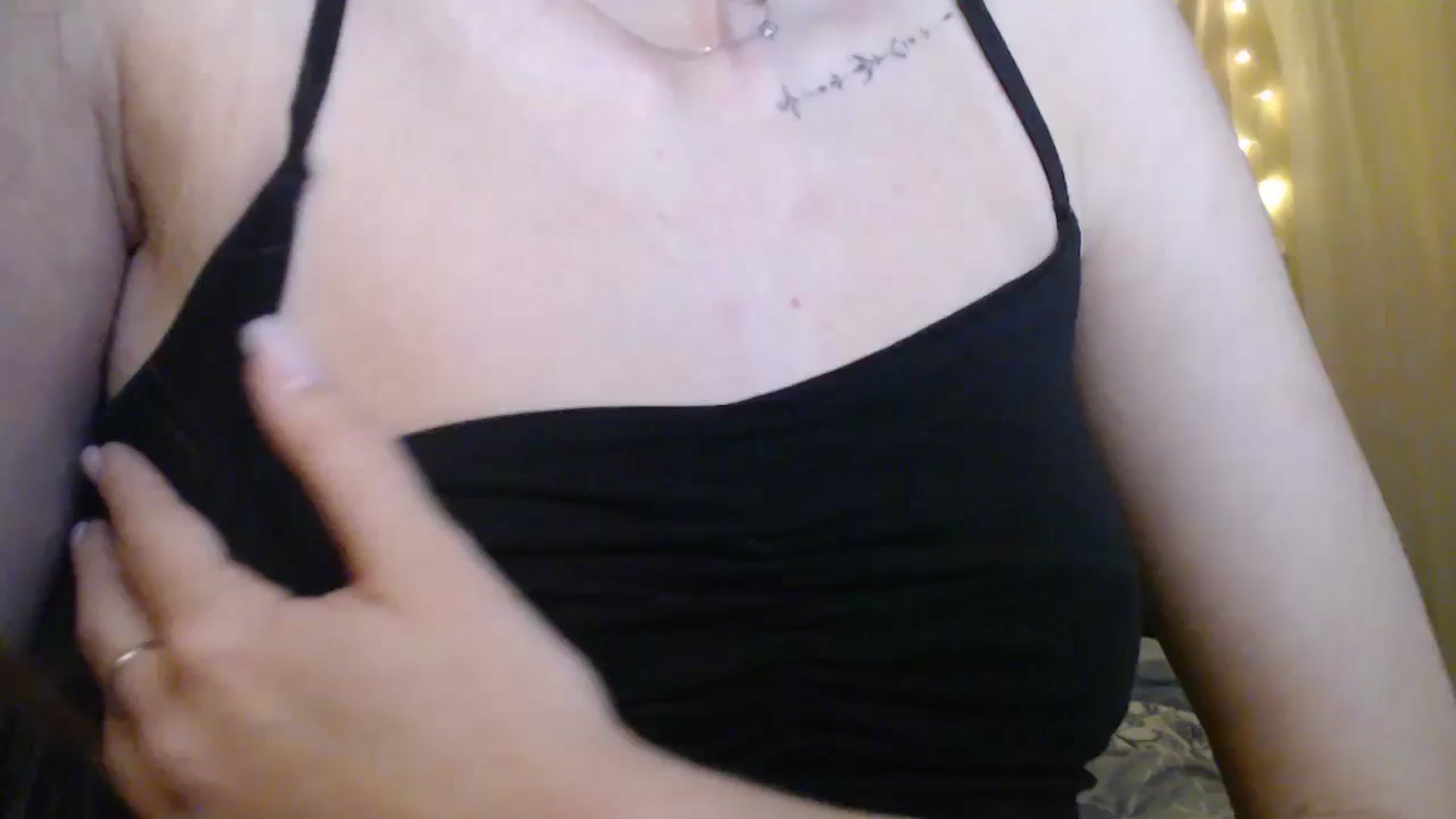 Gallery image thumbnail from ElsieF_'s myfreecams stream on, 02/07/2025, 17:03 image 19 of 20