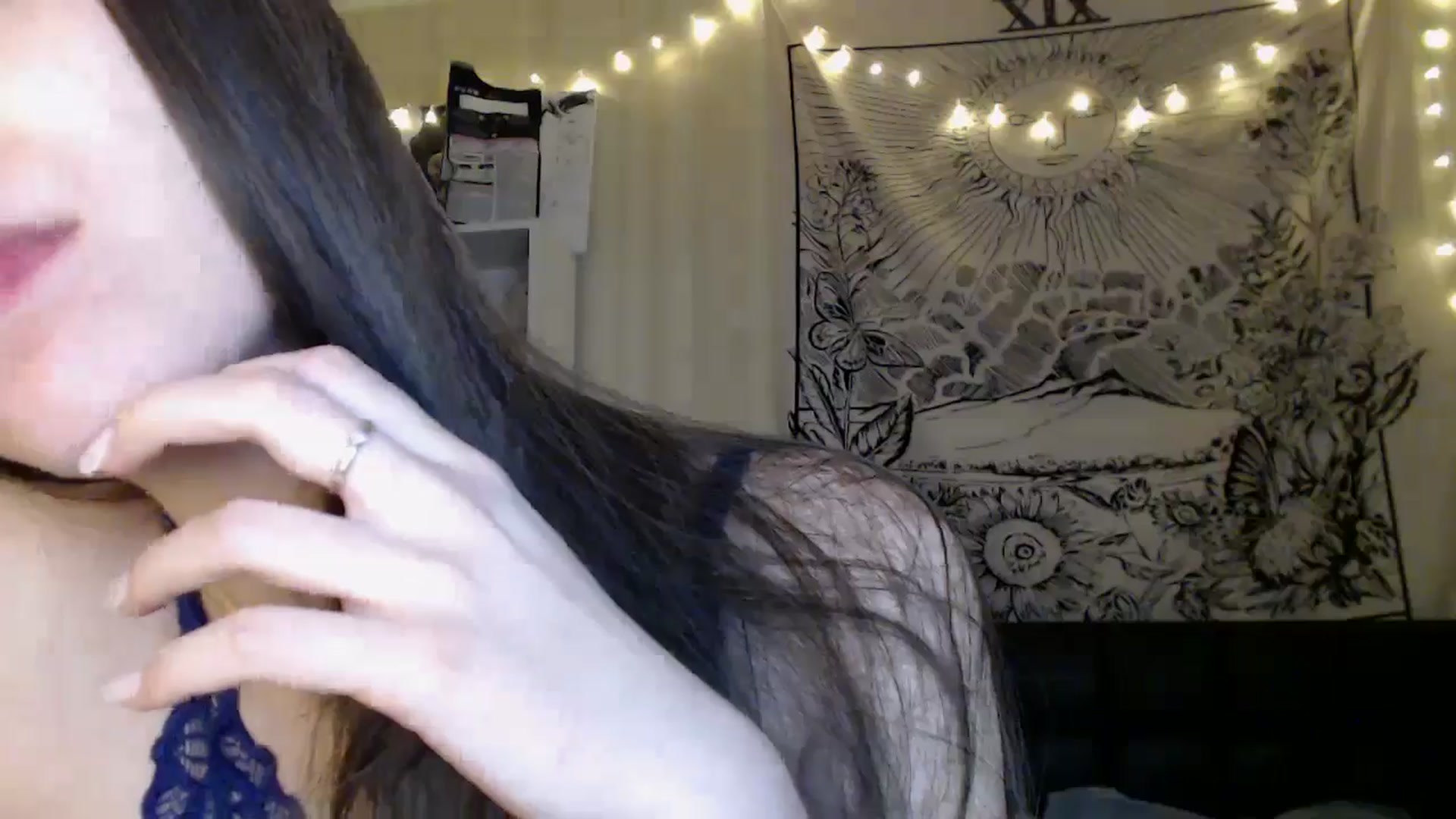 Gallery image thumbnail from ElsieF_'s myfreecams stream on, 02/09/2025, 19:15 image 17 of 20