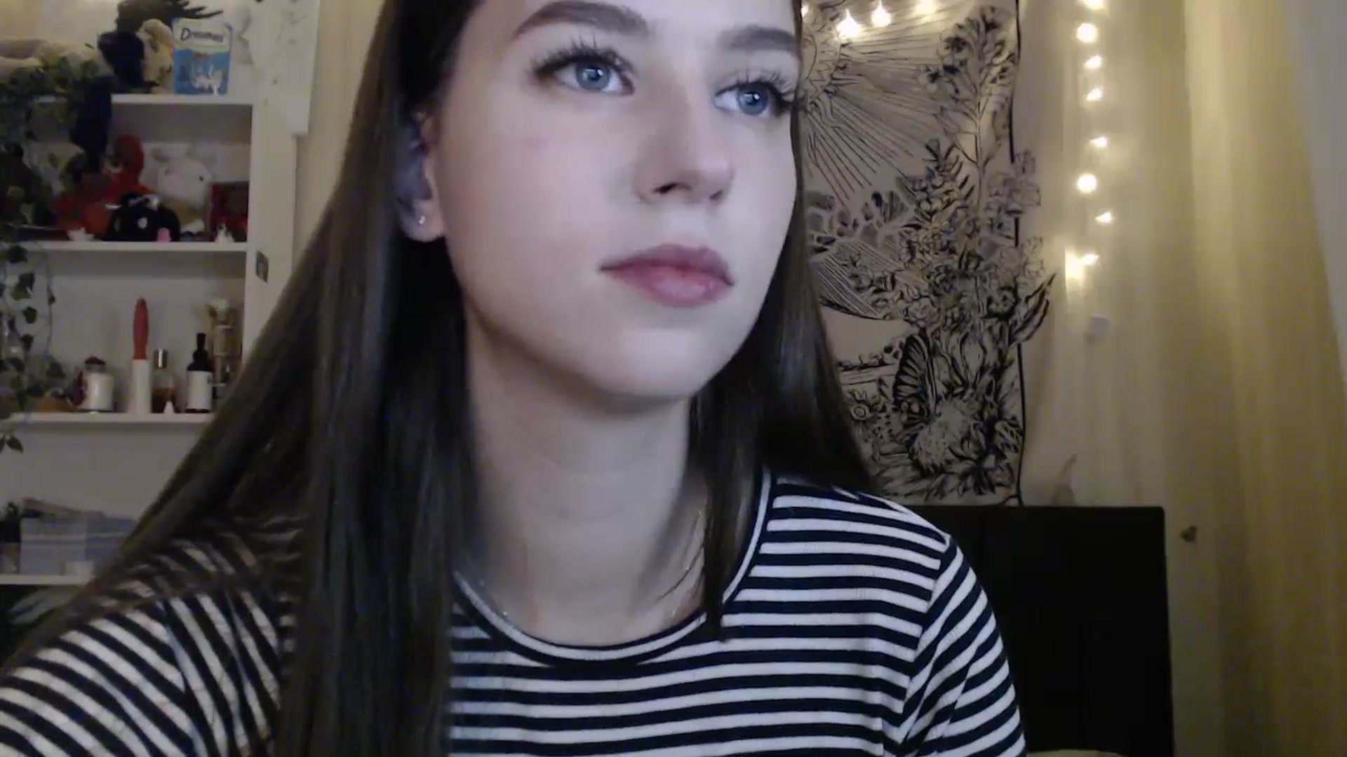 Gallery image thumbnail from ElsieF_'s myfreecams stream on, 02/19/2025, 18:57 image 11 of 20