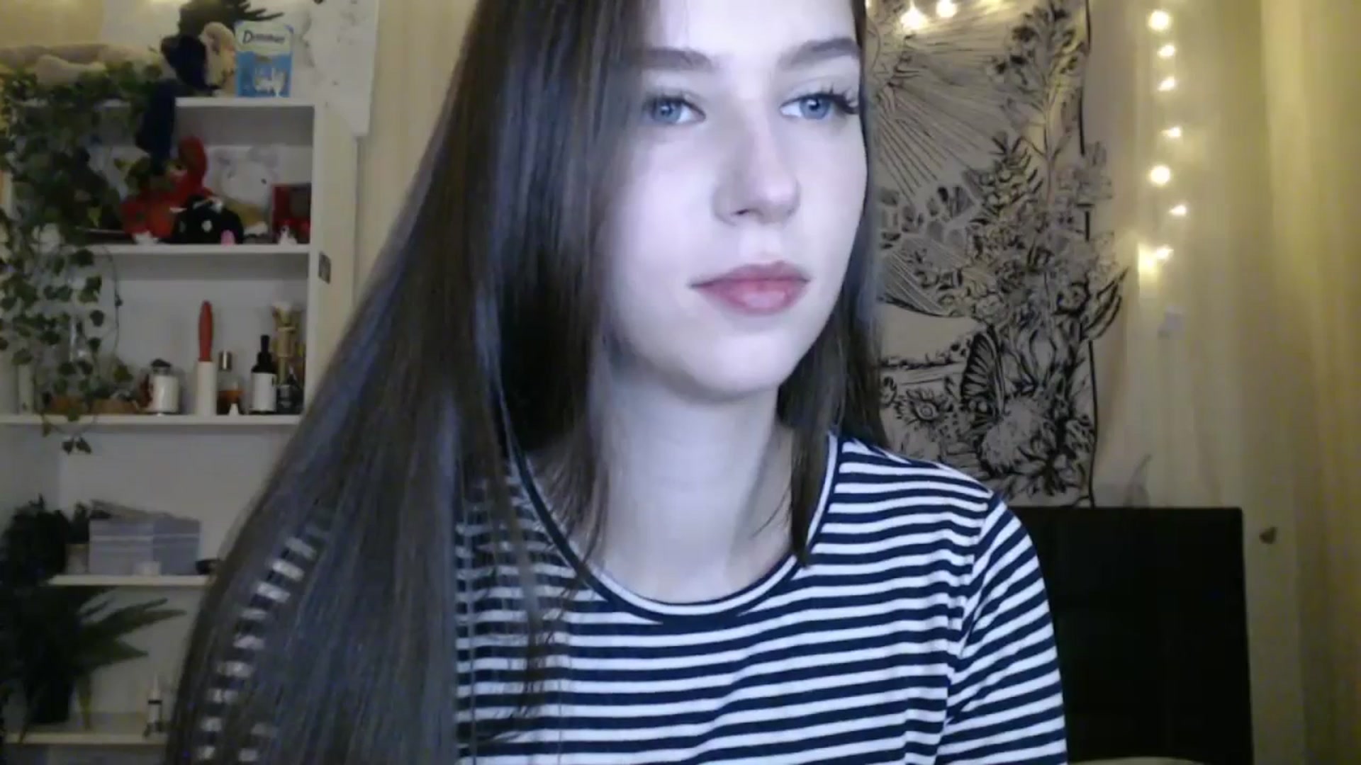 Gallery image thumbnail from ElsieF_'s myfreecams stream on, 02/19/2025, 18:57 image 8 of 20