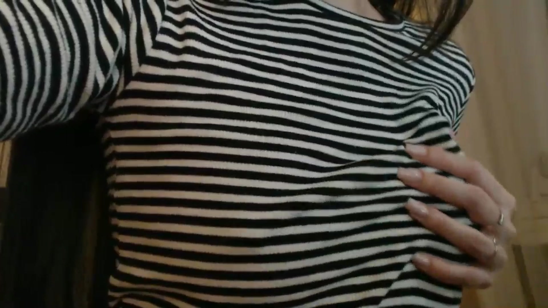 Gallery image thumbnail from ElsieF_'s myfreecams stream on, 02/19/2025, 18:57 image 17 of 20