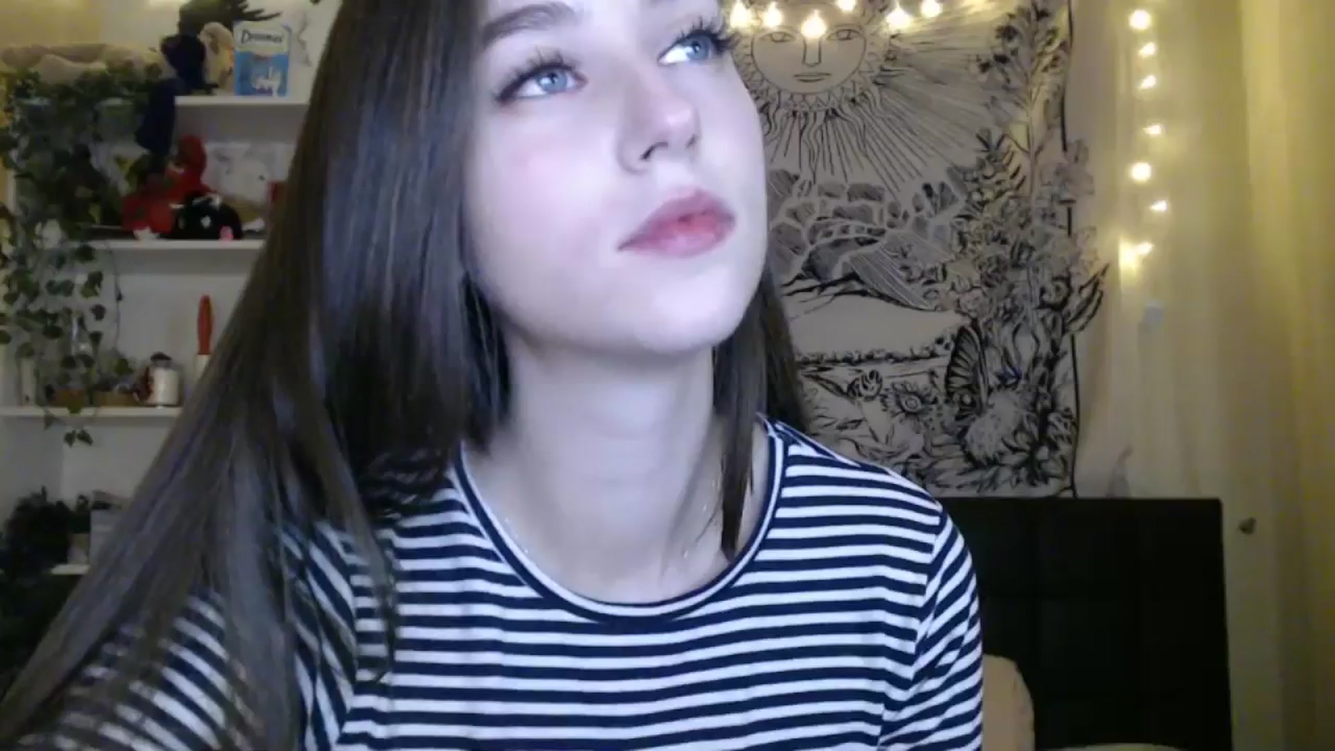 Gallery image thumbnail from ElsieF_'s myfreecams stream on, 02/19/2025, 18:57 image 6 of 20