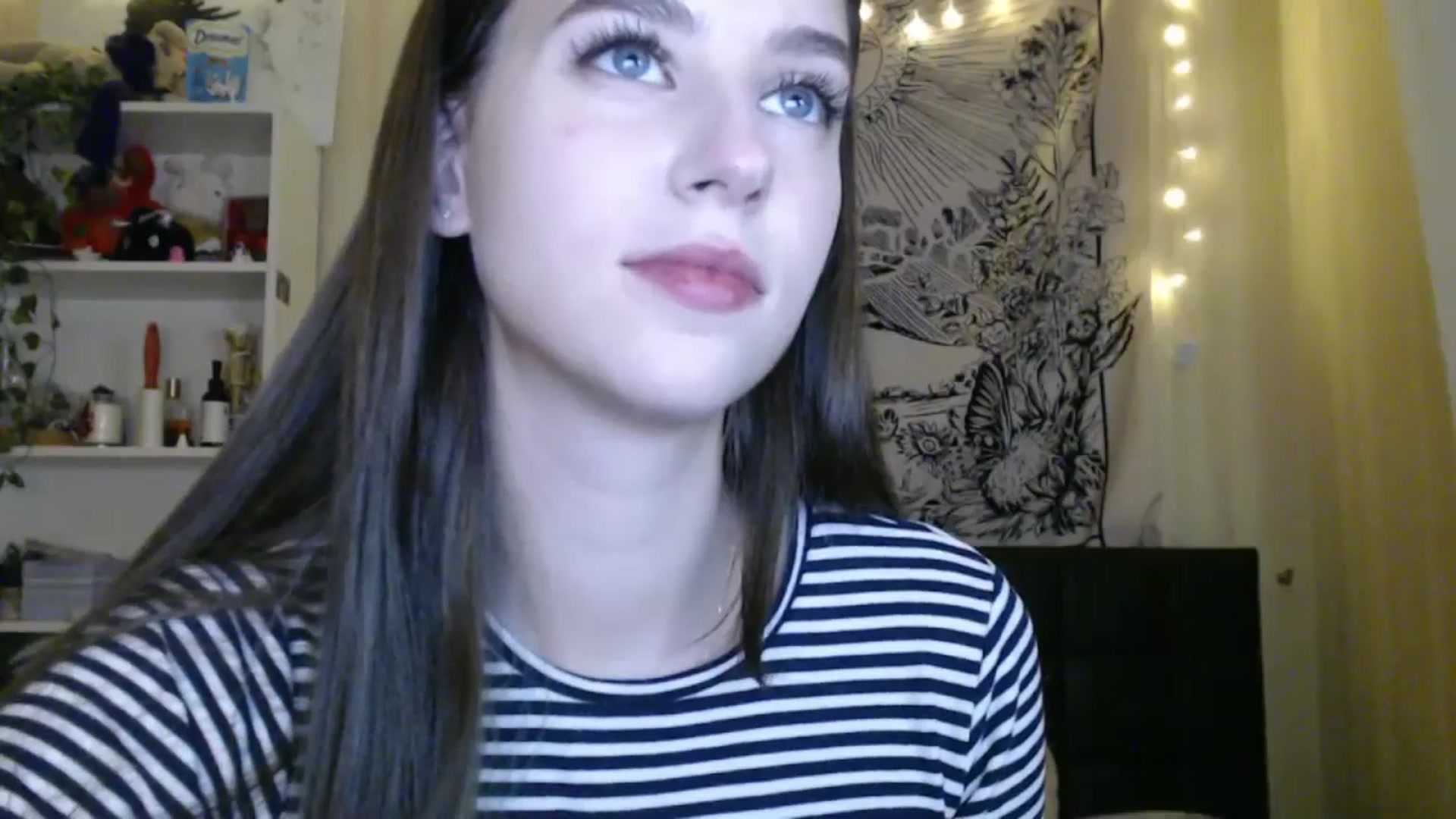 Gallery image thumbnail from ElsieF_'s myfreecams stream on, 02/19/2025, 18:57 image 10 of 20