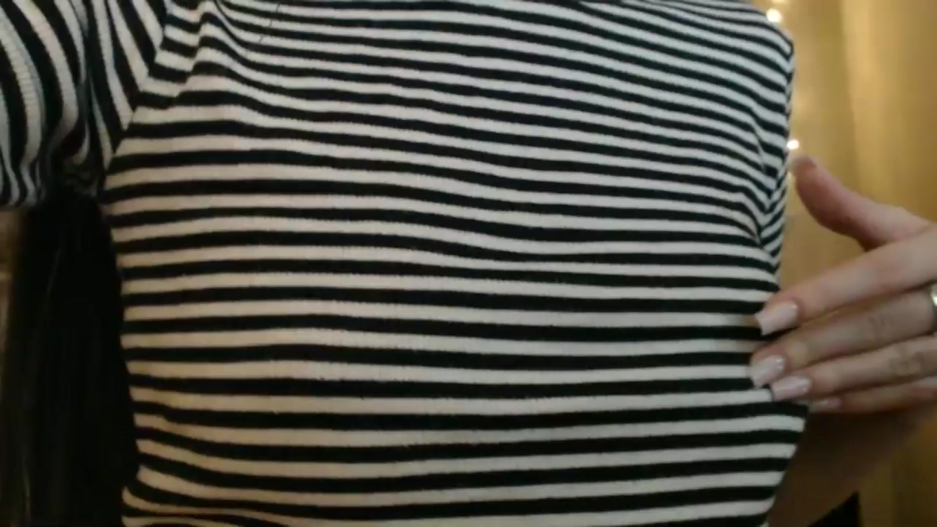 Gallery image thumbnail from ElsieF_'s myfreecams stream on, 02/19/2025, 18:57 image 4 of 20