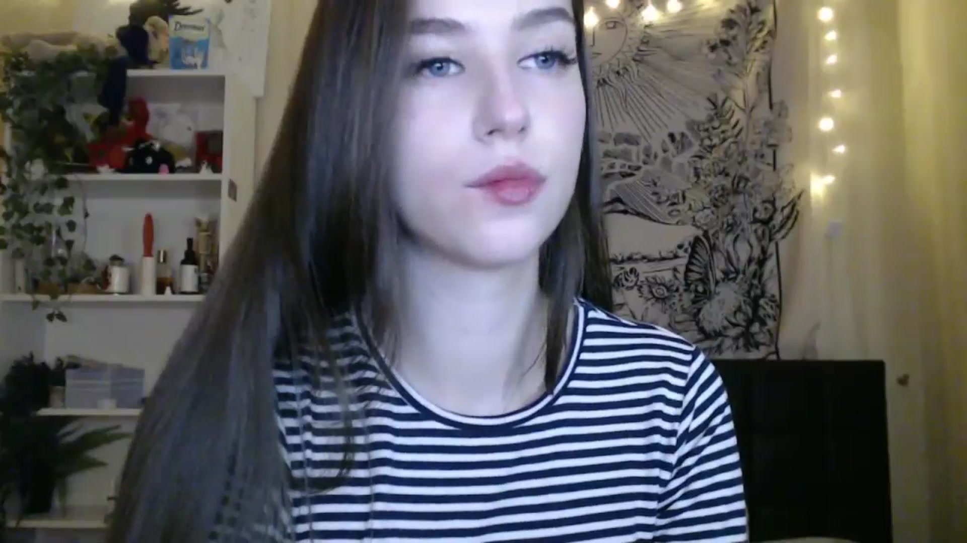 Gallery image thumbnail from ElsieF_'s myfreecams stream on, 02/19/2025, 18:57 image 7 of 20