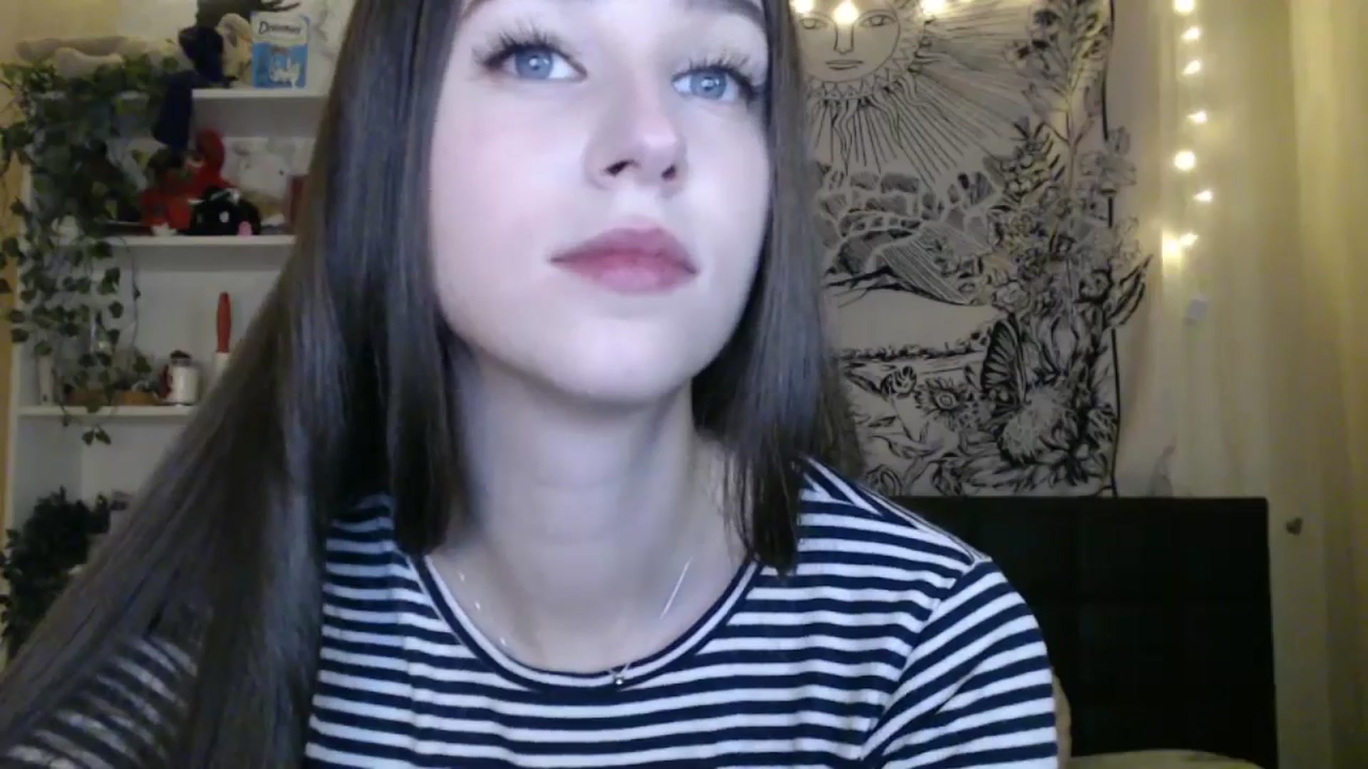 Gallery image thumbnail from ElsieF_'s myfreecams stream on, 02/19/2025, 19:31 image 7 of 20