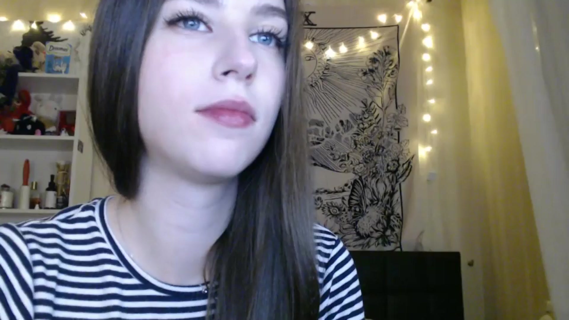 Gallery image thumbnail from ElsieF_'s myfreecams stream on, 02/19/2025, 19:31 image 13 of 20