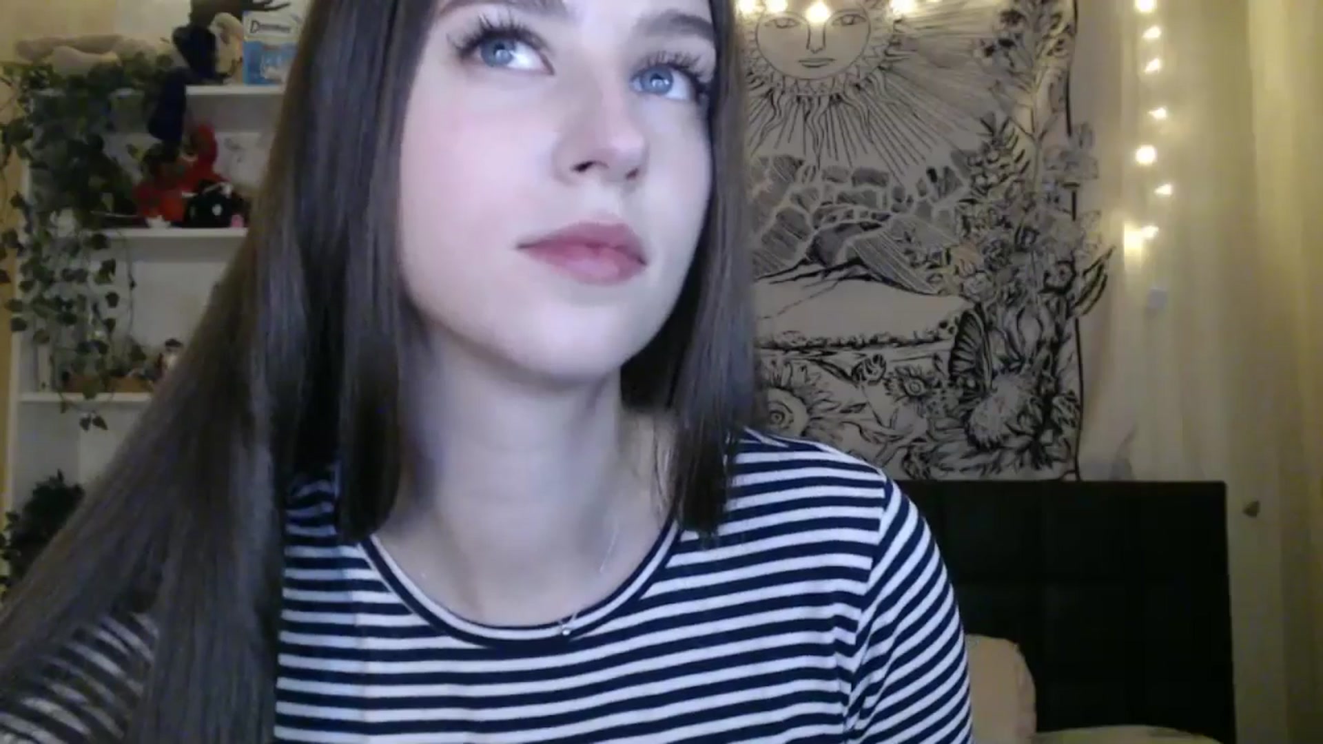 Gallery image thumbnail from ElsieF_'s myfreecams stream on, 02/19/2025, 19:31 image 8 of 20