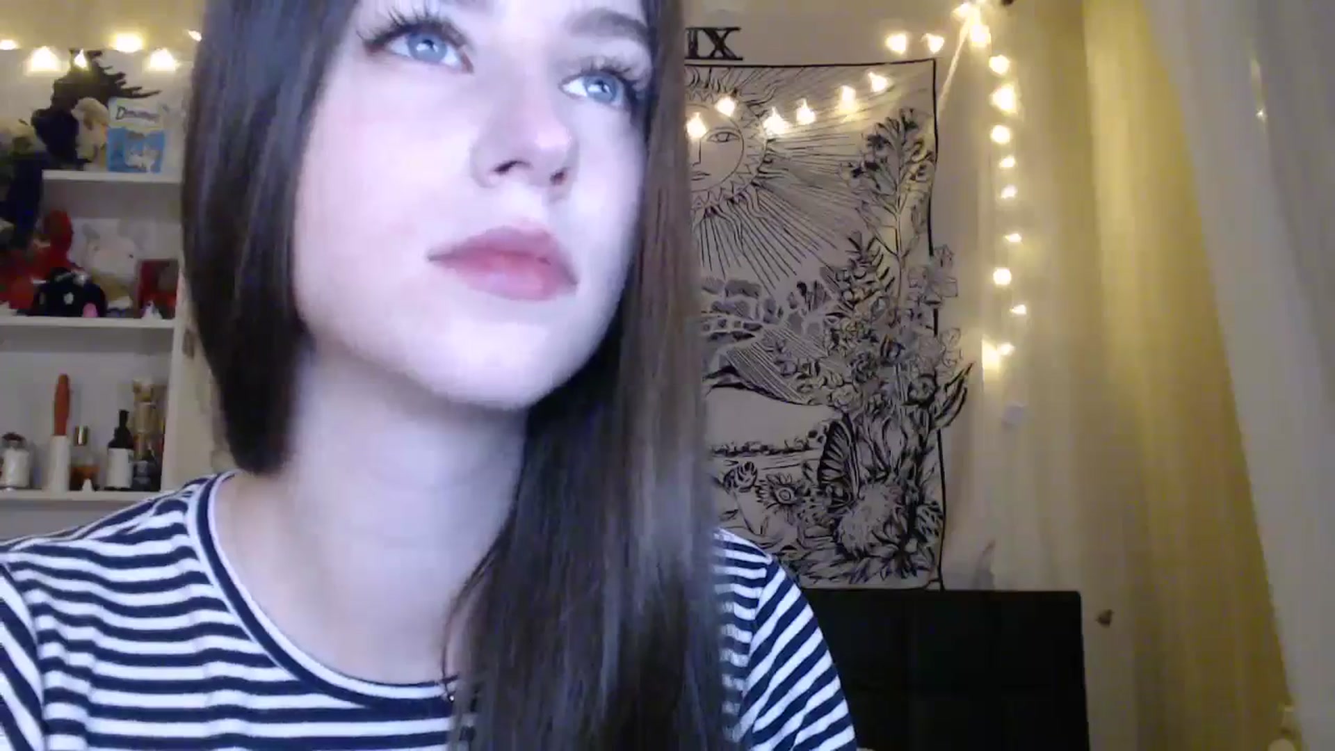 Gallery image thumbnail from ElsieF_'s myfreecams stream on, 02/19/2025, 19:31 image 17 of 20