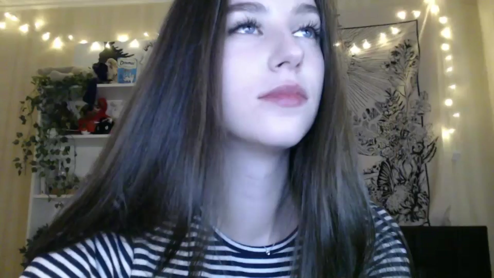 Gallery image thumbnail from ElsieF_'s myfreecams stream on, 02/19/2025, 19:31 image 11 of 20