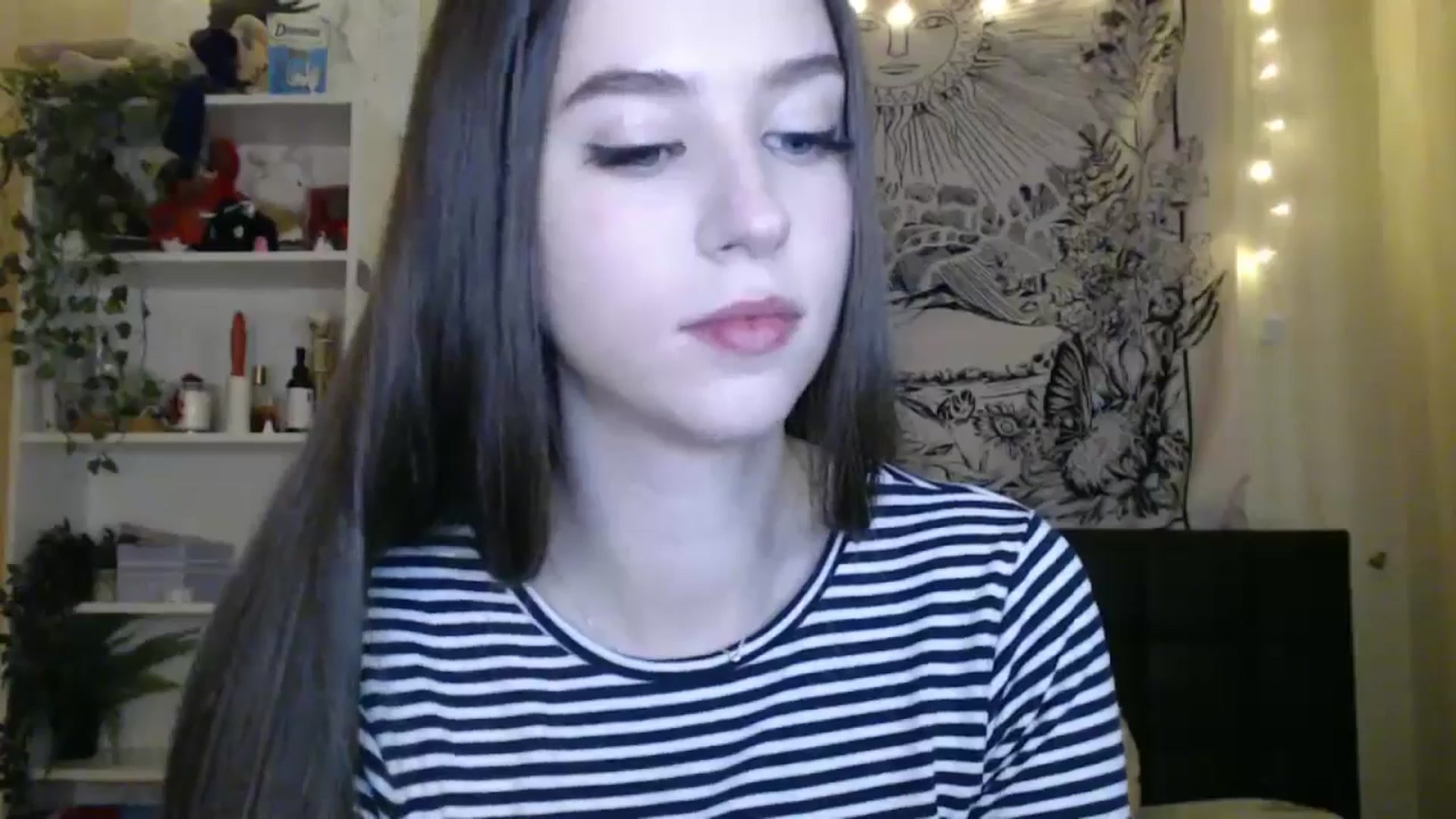 Gallery image thumbnail from ElsieF_'s myfreecams stream on, 02/19/2025, 19:31 image 6 of 20
