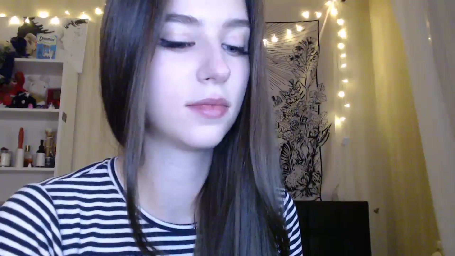 Gallery image thumbnail from ElsieF_'s myfreecams stream on, 02/19/2025, 19:31 image 18 of 20