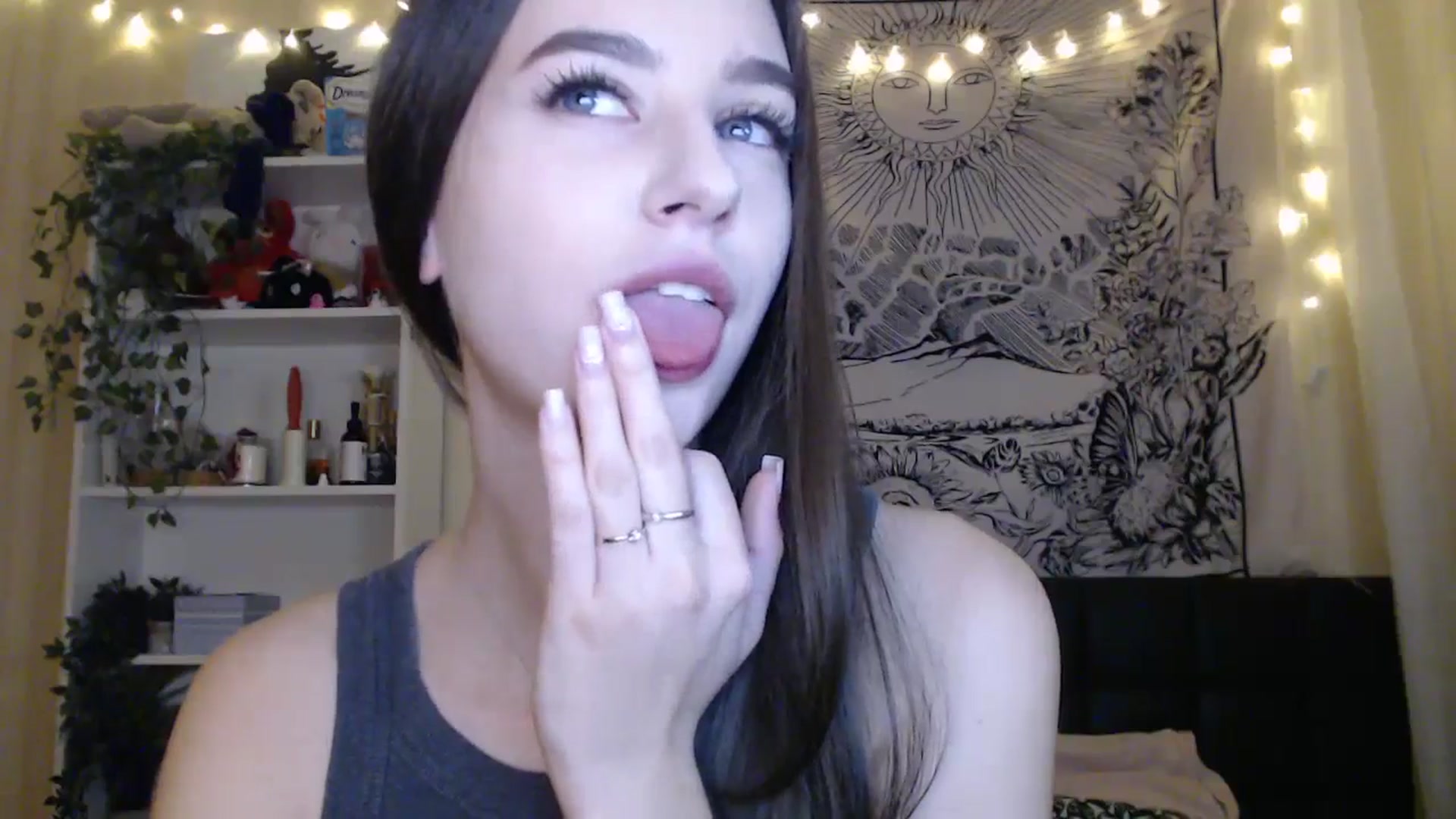 Gallery image thumbnail from ElsieF_'s myfreecams stream on, 02/20/2025, 18:12 image 12 of 20