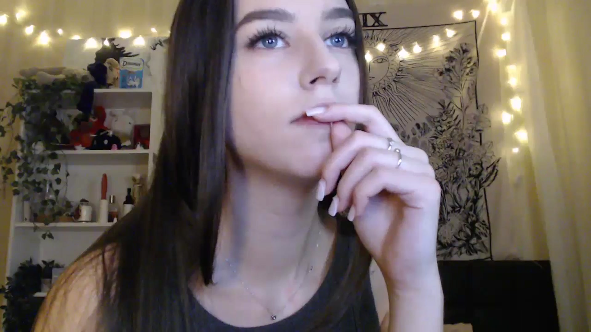 Gallery image thumbnail from ElsieF_'s myfreecams stream on, 02/20/2025, 18:12 image 16 of 20