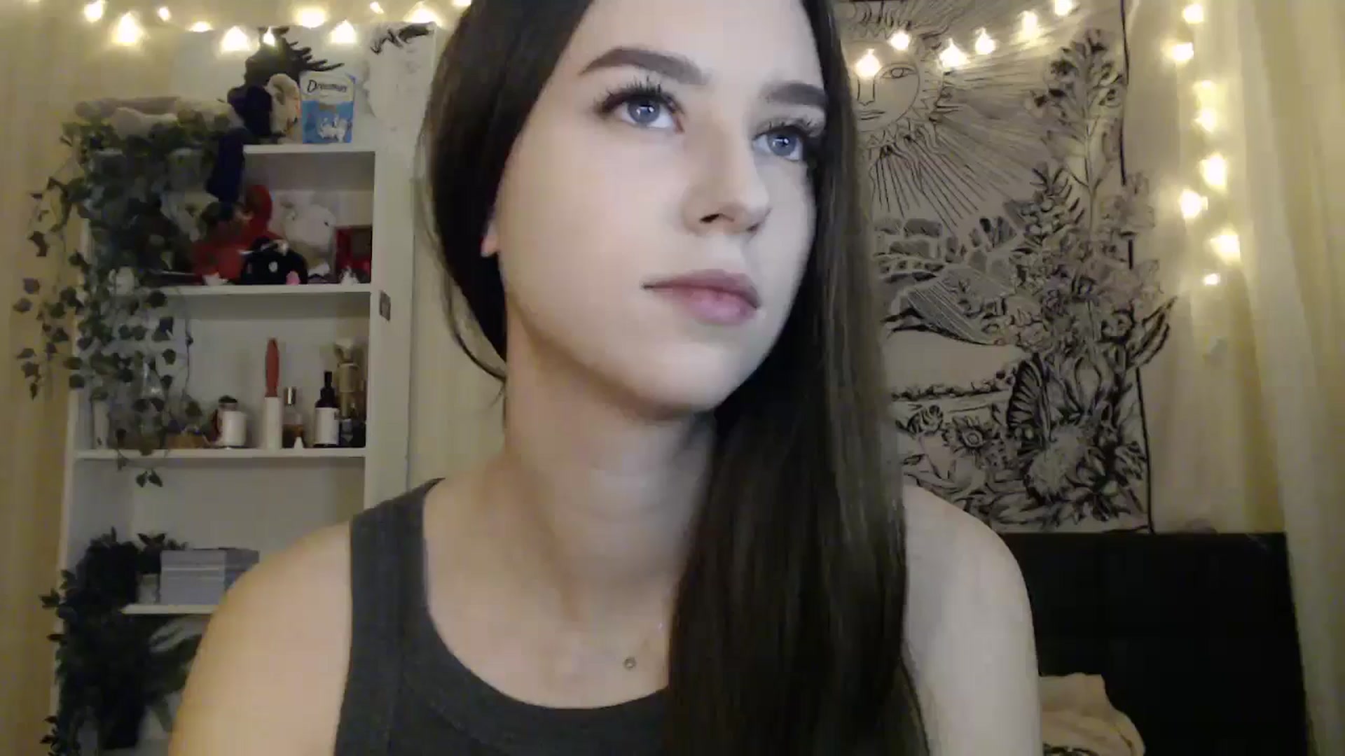Gallery image thumbnail from ElsieF_'s myfreecams stream on, 02/20/2025, 18:12 image 4 of 20