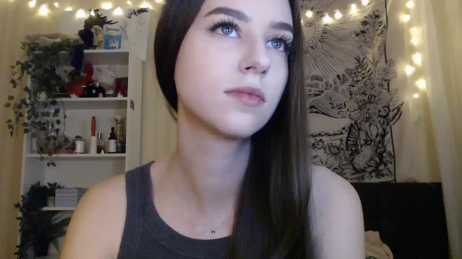 Gallery image thumbnail from ElsieF_'s myfreecams stream on, 02/20/2025, 18:12 image 9 of 20