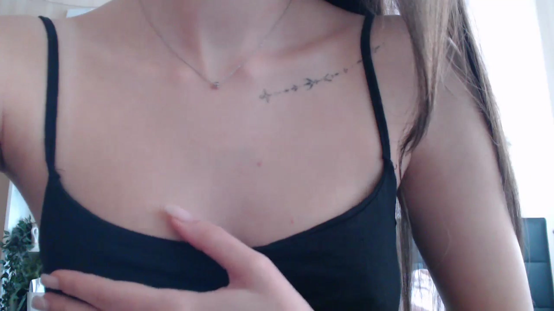 Gallery image thumbnail from ElsieF_'s myfreecams stream on, 02/24/2025, 09:18 image 10 of 20
