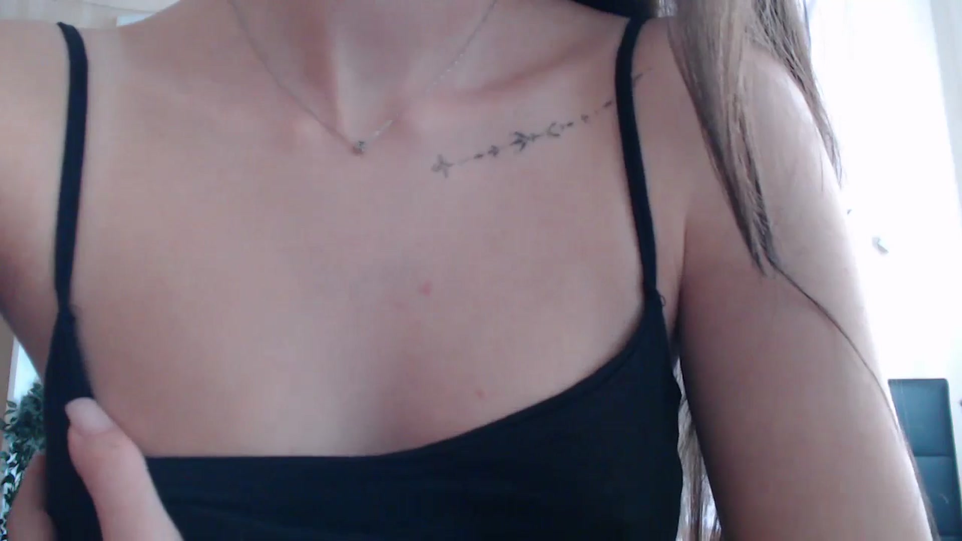 Gallery image thumbnail from ElsieF_'s myfreecams stream on, 02/24/2025, 09:18 image 9 of 20