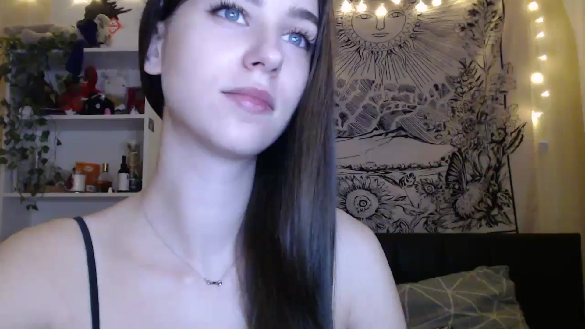 Gallery image thumbnail from ElsieF_'s myfreecams stream on, 03/01/2025, 18:28 image 1 of 20
