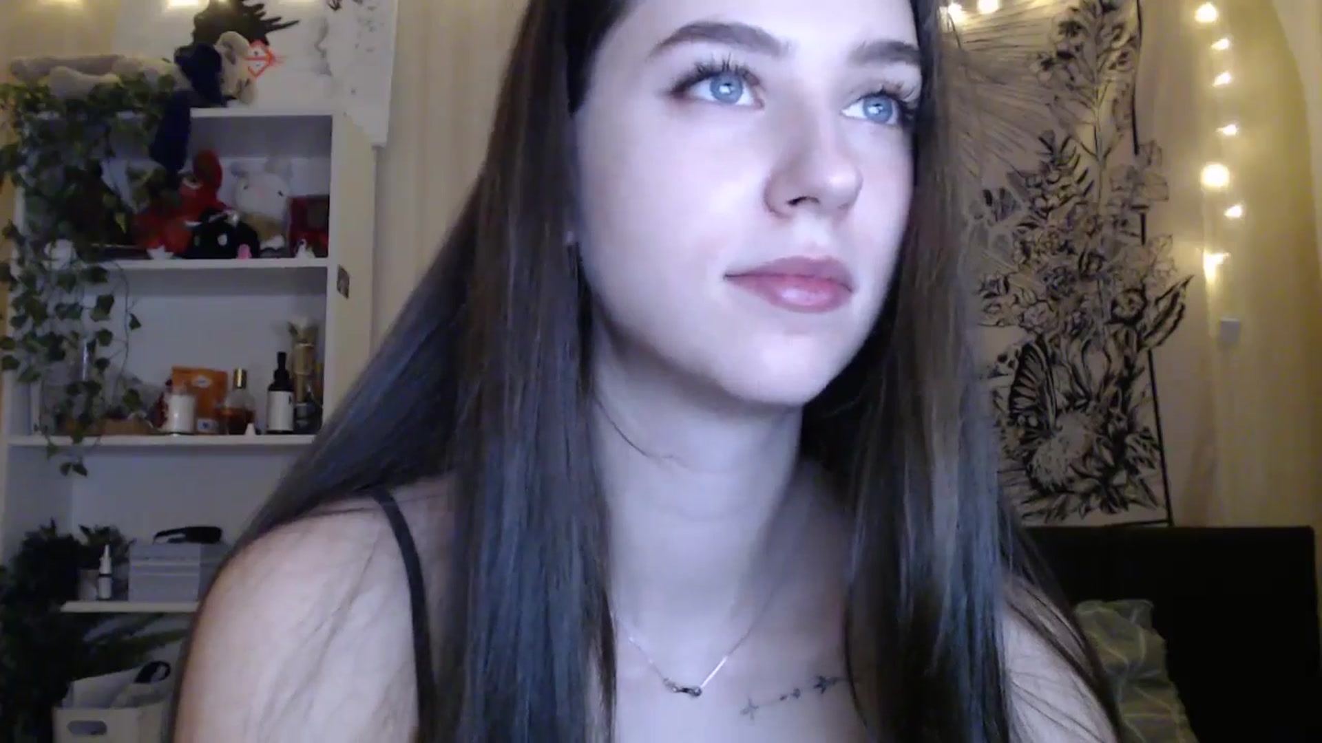 Gallery image thumbnail from ElsieF_'s myfreecams stream on, 03/01/2025, 18:28 image 8 of 20