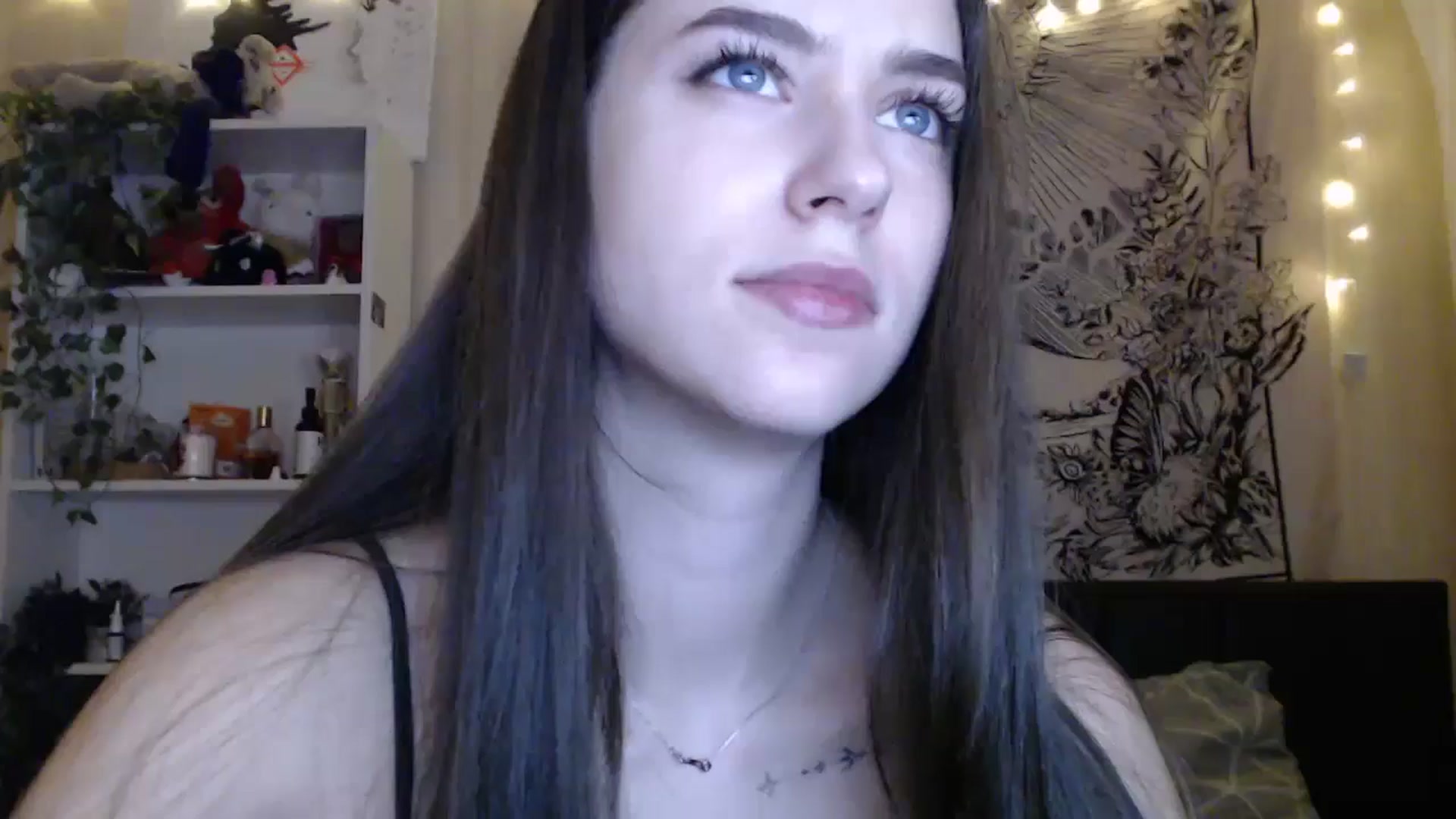 Gallery image thumbnail from ElsieF_'s myfreecams stream on, 03/01/2025, 18:28 image 9 of 20