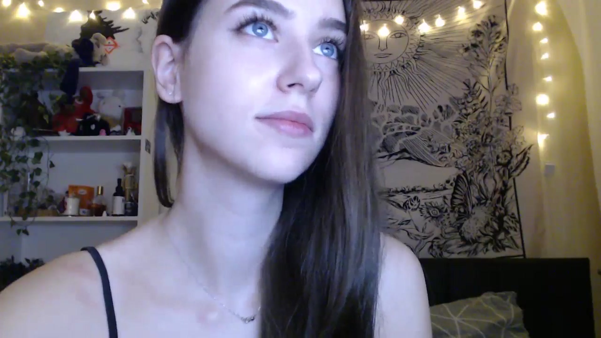 Gallery image thumbnail from ElsieF_'s myfreecams stream on, 03/01/2025, 18:48 image 16 of 20