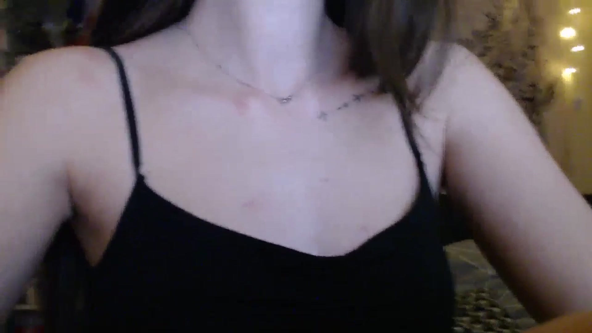 Gallery image thumbnail from ElsieF_'s myfreecams stream on, 03/01/2025, 18:48 image 12 of 20