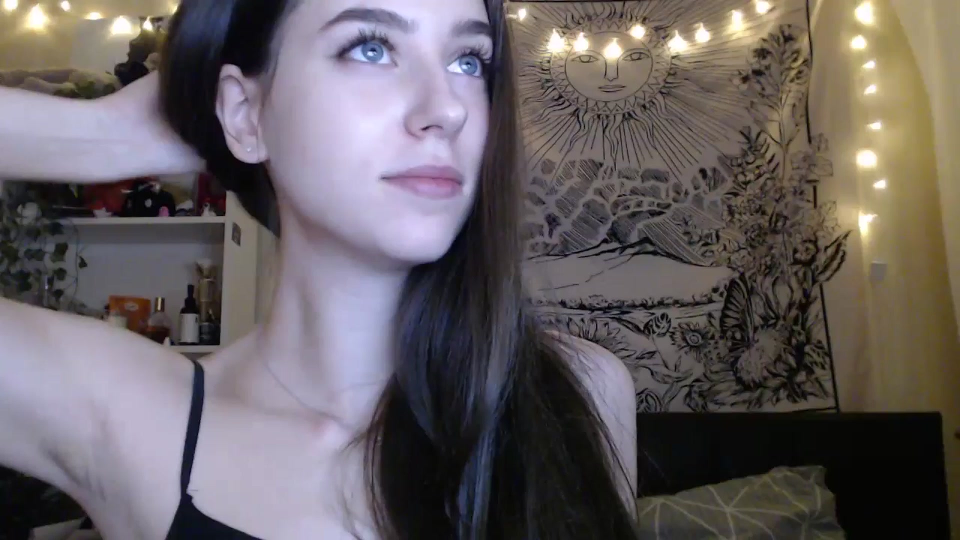 Gallery image thumbnail from ElsieF_'s myfreecams stream on, 03/01/2025, 18:48 image 19 of 20