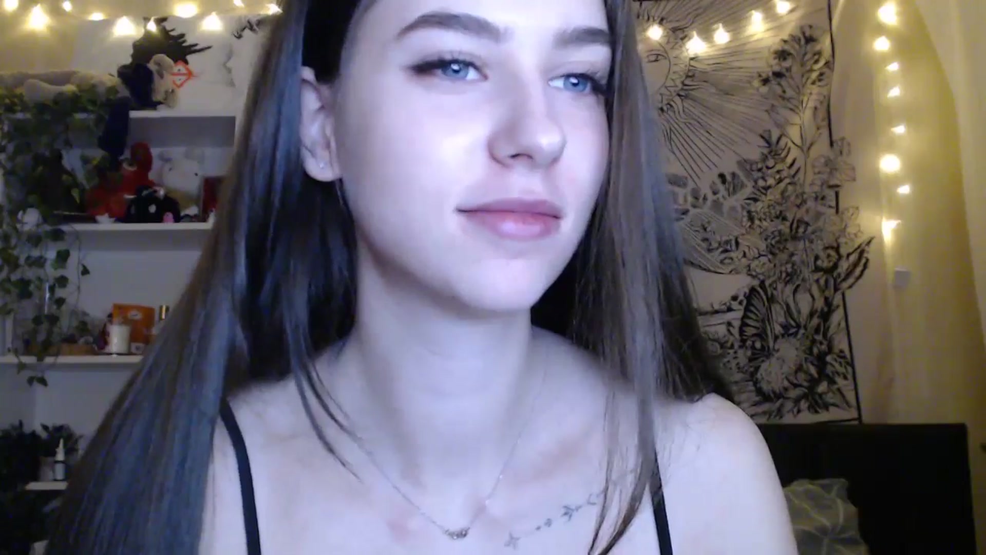 Gallery image thumbnail from ElsieF_'s myfreecams stream on, 03/01/2025, 18:48 image 17 of 20