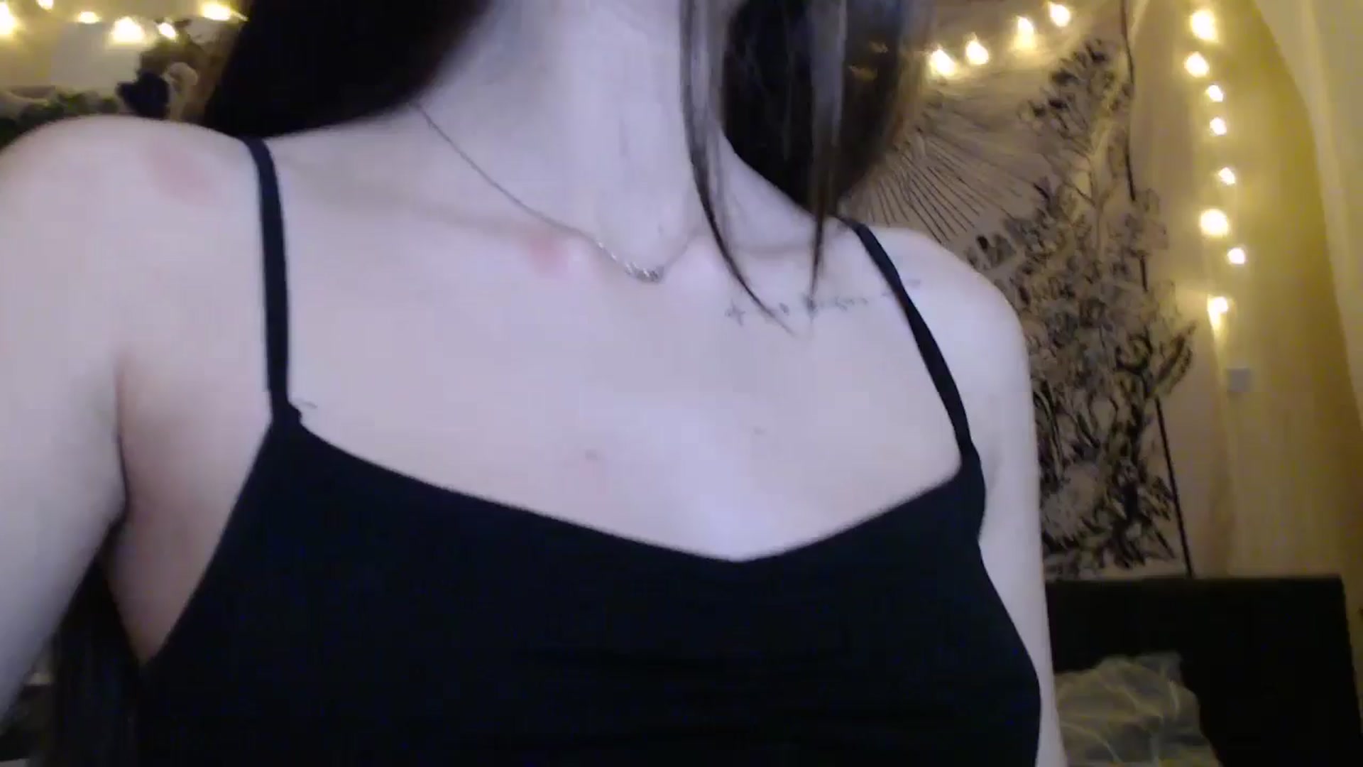 Gallery image thumbnail from ElsieF_'s myfreecams stream on, 03/01/2025, 18:48 image 1 of 20