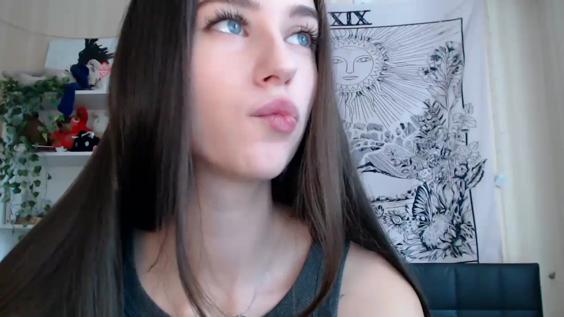 Gallery image thumbnail from ElsieF_'s myfreecams stream on, 03/03/2025, 06:40 image 12 of 20
