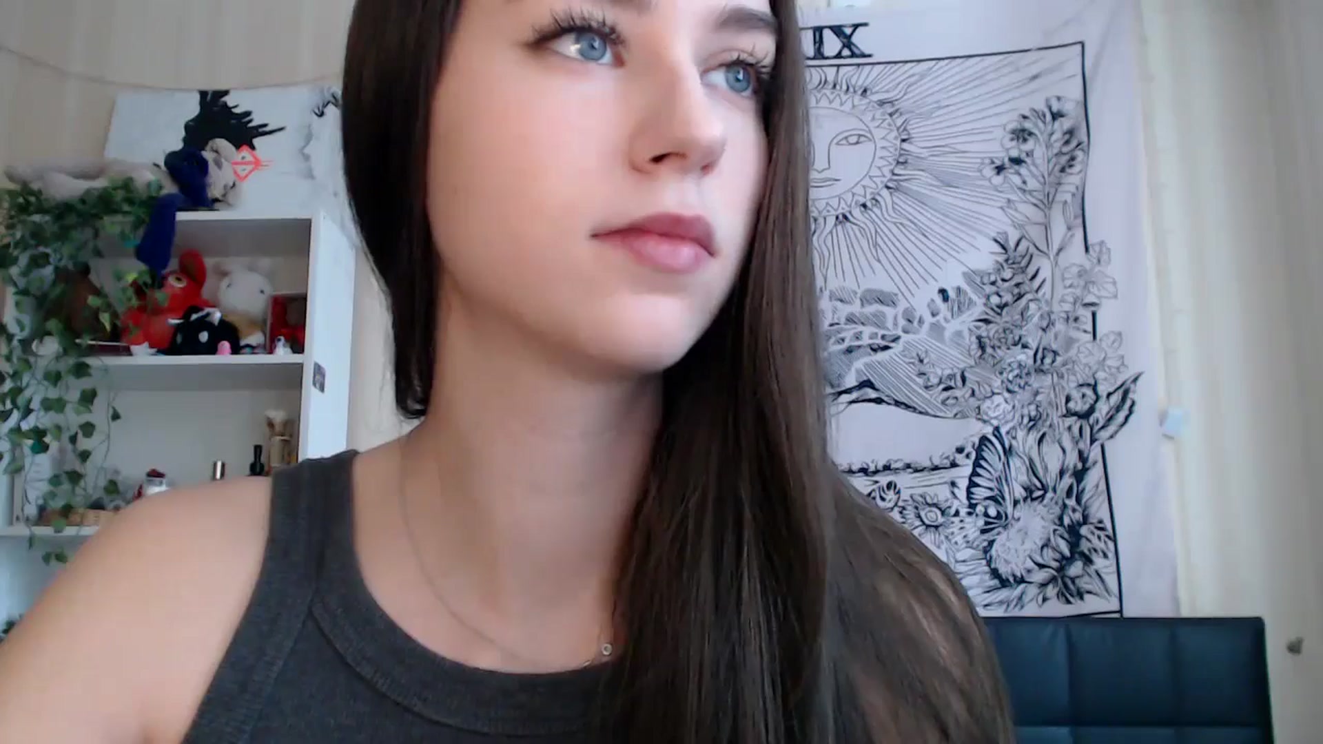 Gallery image thumbnail from ElsieF_'s myfreecams stream on, 03/03/2025, 06:40 image 9 of 20