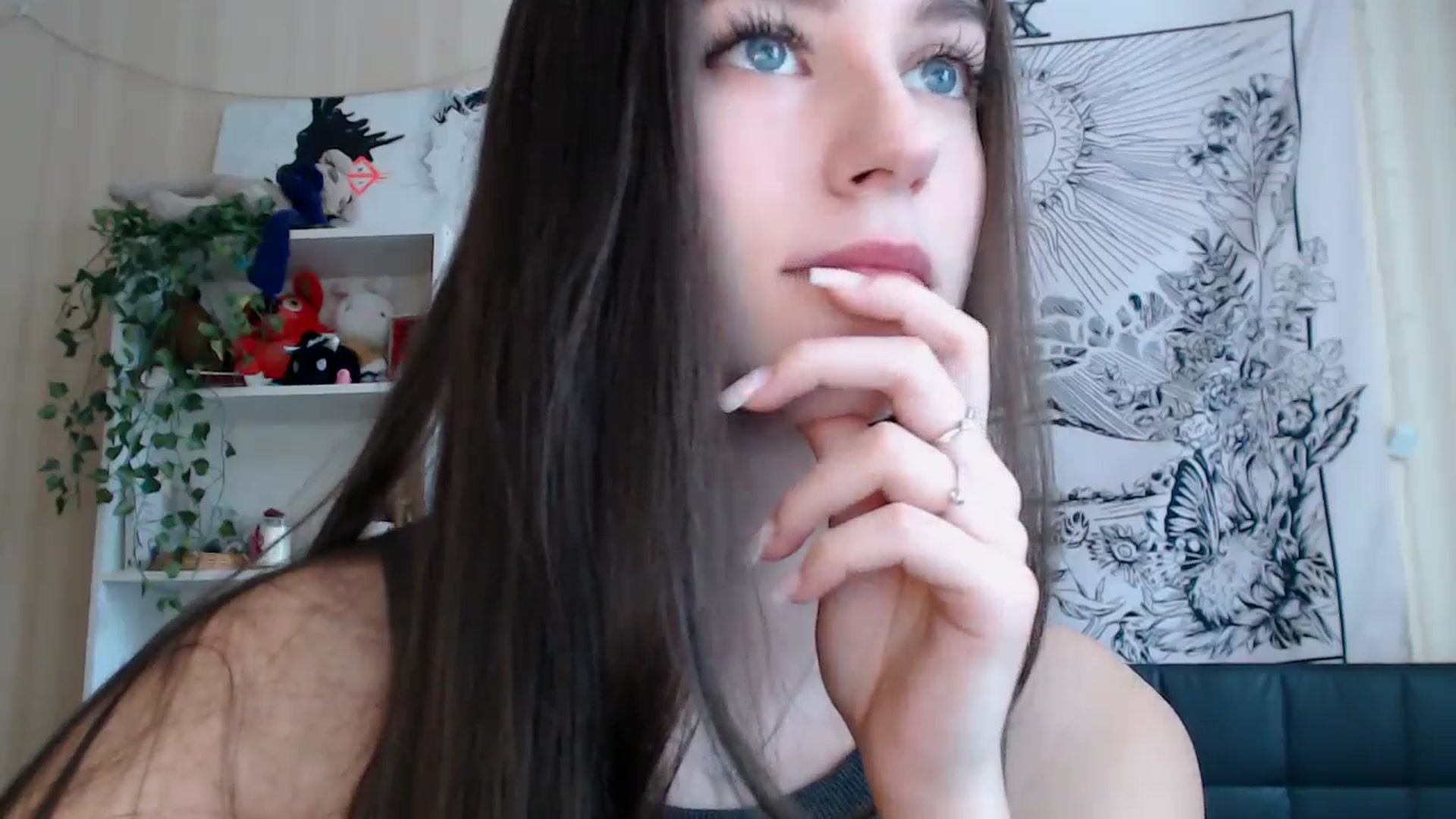 Gallery image thumbnail from ElsieF_'s myfreecams stream on, 03/03/2025, 06:40 image 15 of 20