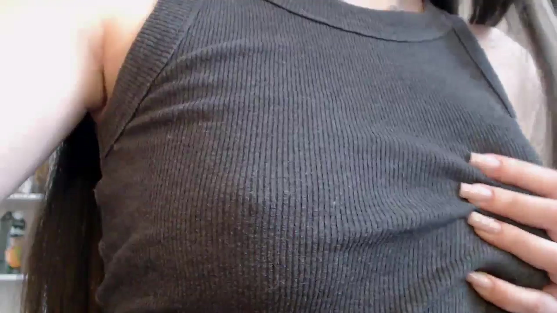 Gallery image thumbnail from ElsieF_'s myfreecams stream on, 03/03/2025, 06:40 image 7 of 20