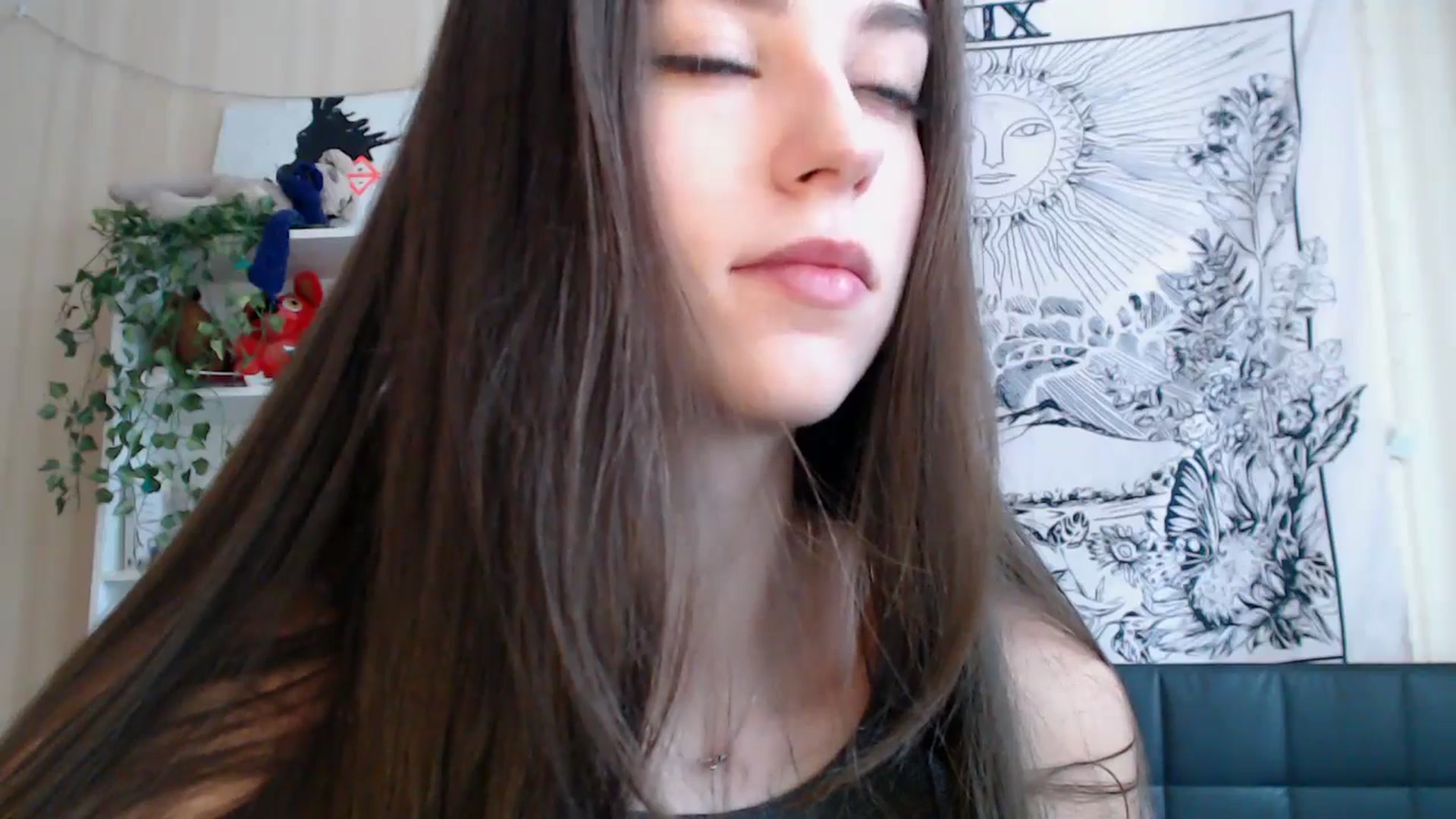 Gallery image thumbnail from ElsieF_'s myfreecams stream on, 03/03/2025, 06:40 image 16 of 20