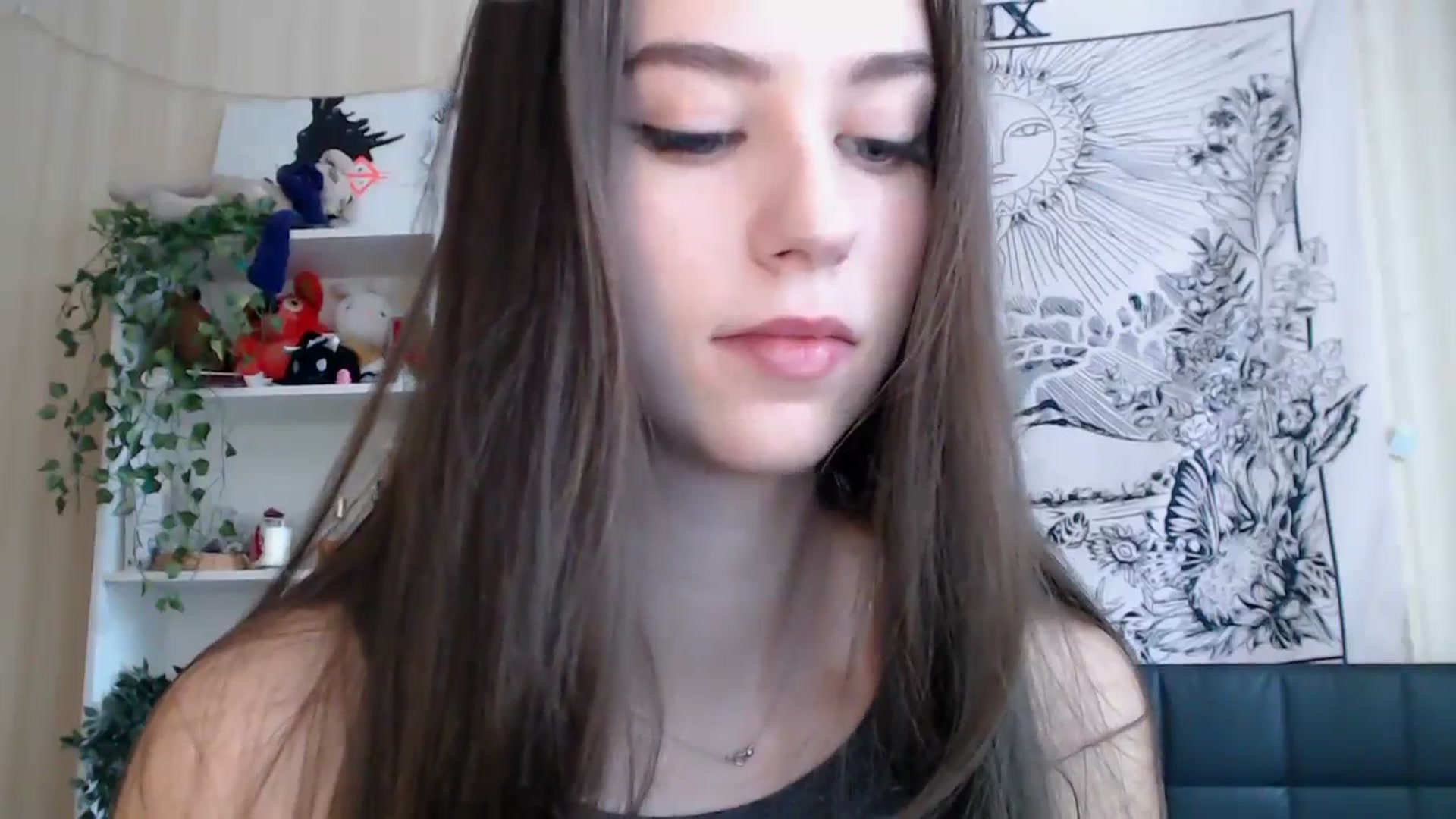 Gallery image thumbnail from ElsieF_'s myfreecams stream on, 03/03/2025, 06:40 image 17 of 20