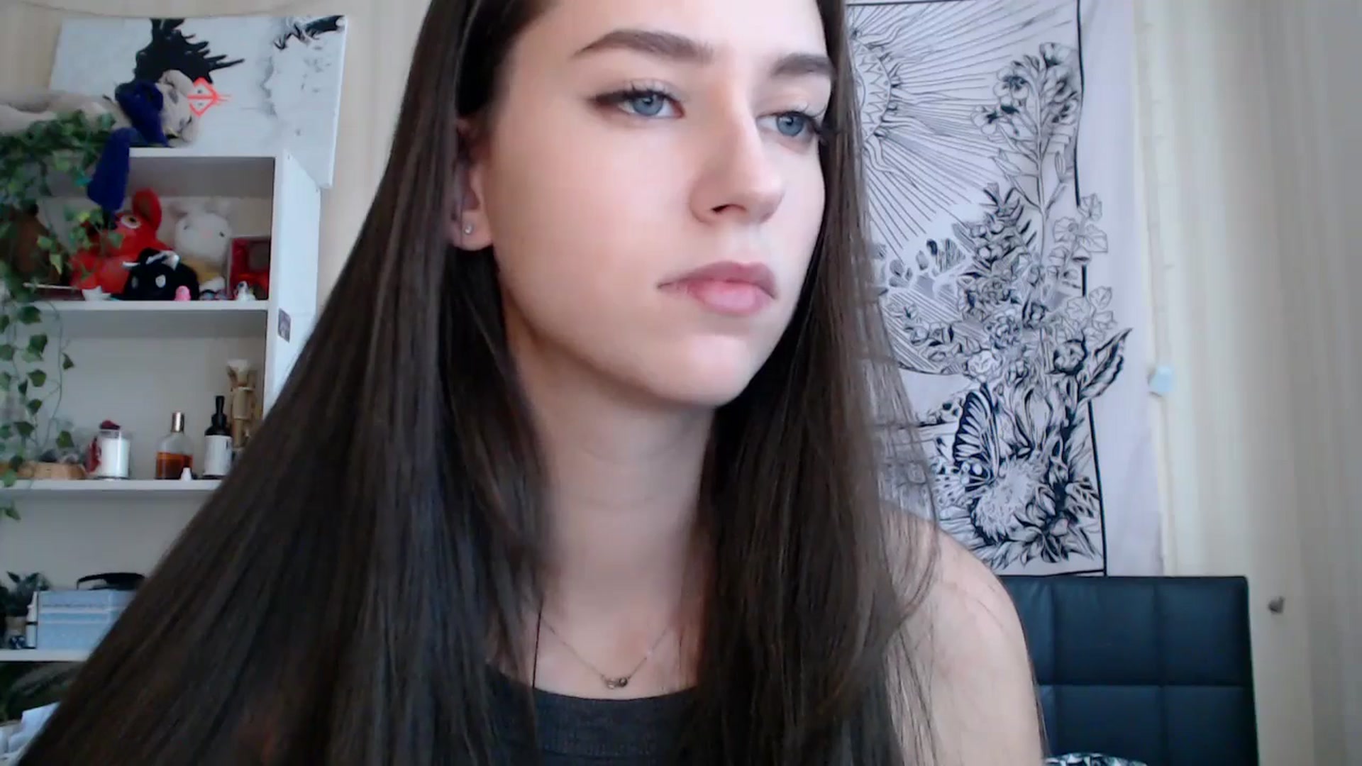Gallery image thumbnail from ElsieF_'s myfreecams stream on, 03/03/2025, 07:51 image 2 of 20