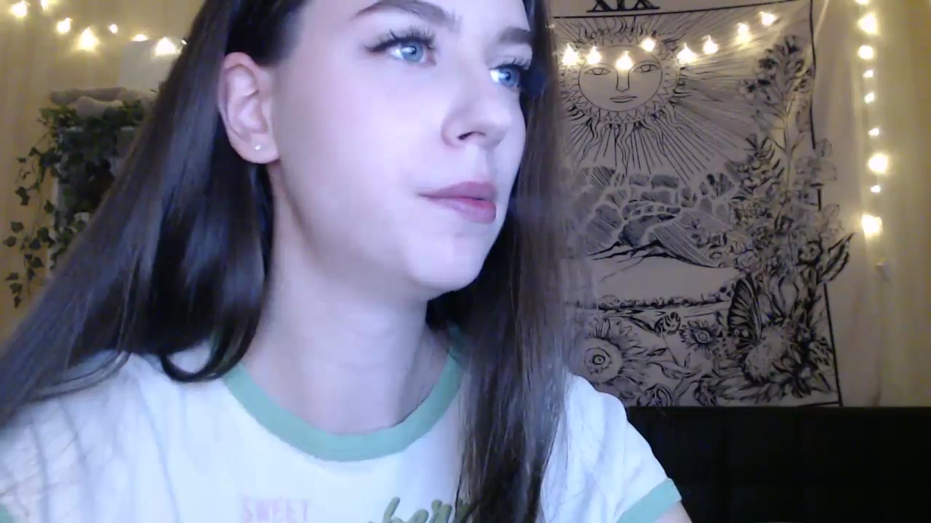 Gallery image thumbnail from ElsieF_'s myfreecams stream on, 03/13/2025, 18:56 image 18 of 20
