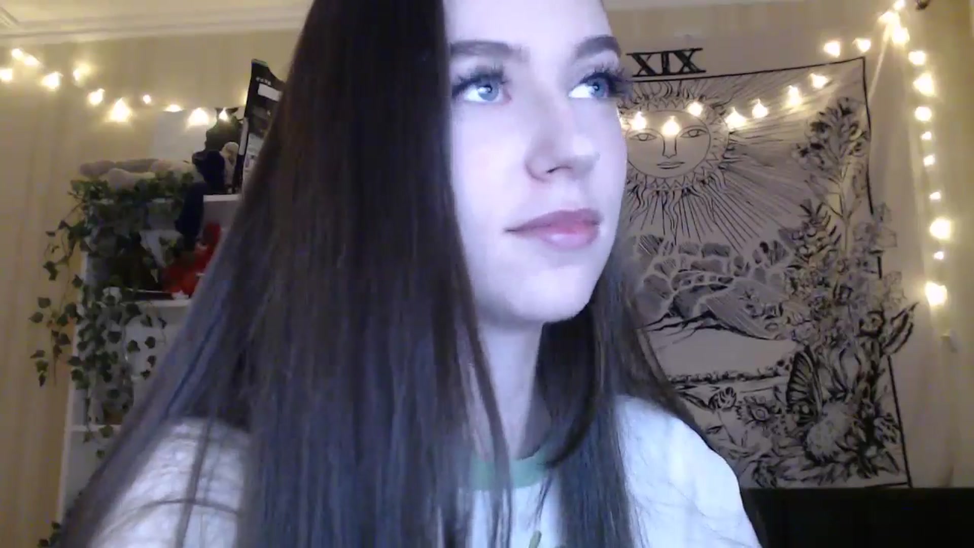 Gallery image thumbnail from ElsieF_'s myfreecams stream on, 03/13/2025, 18:56 image 12 of 20