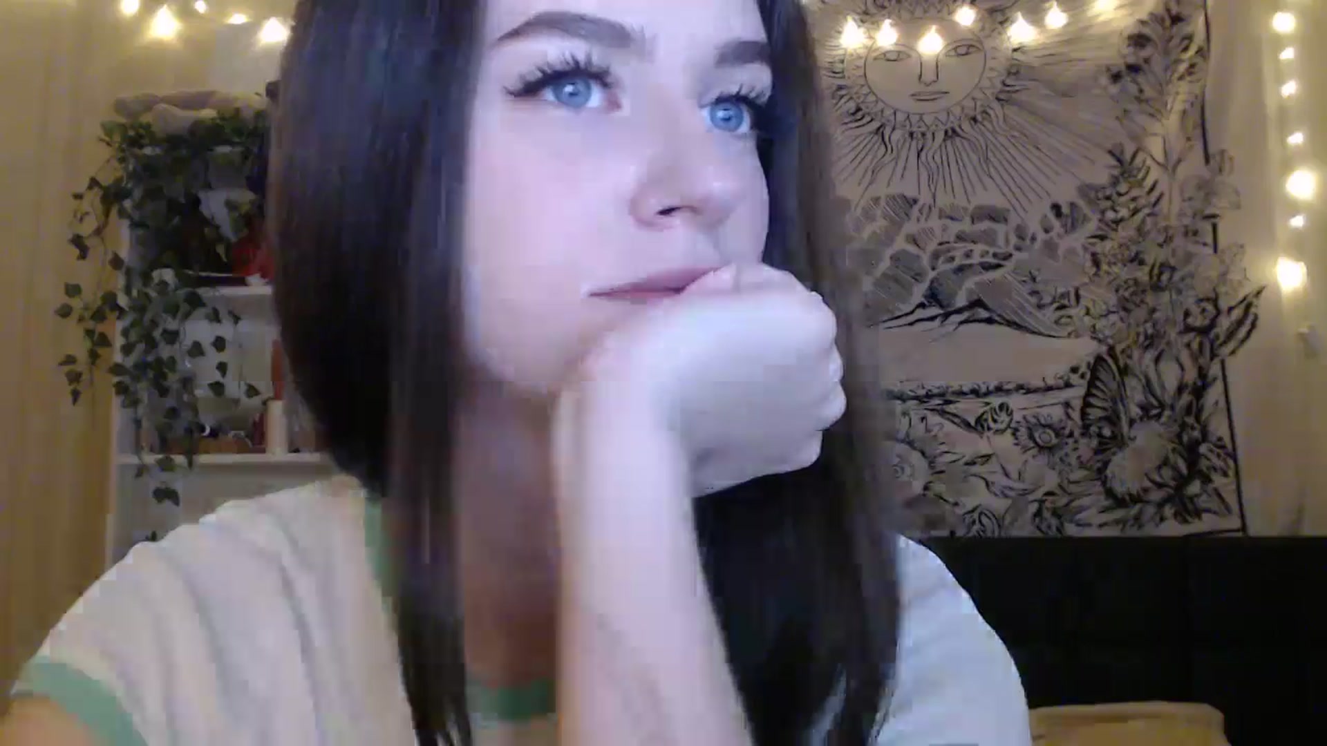 Gallery image thumbnail from ElsieF_'s myfreecams stream on, 03/13/2025, 19:17 image 9 of 20