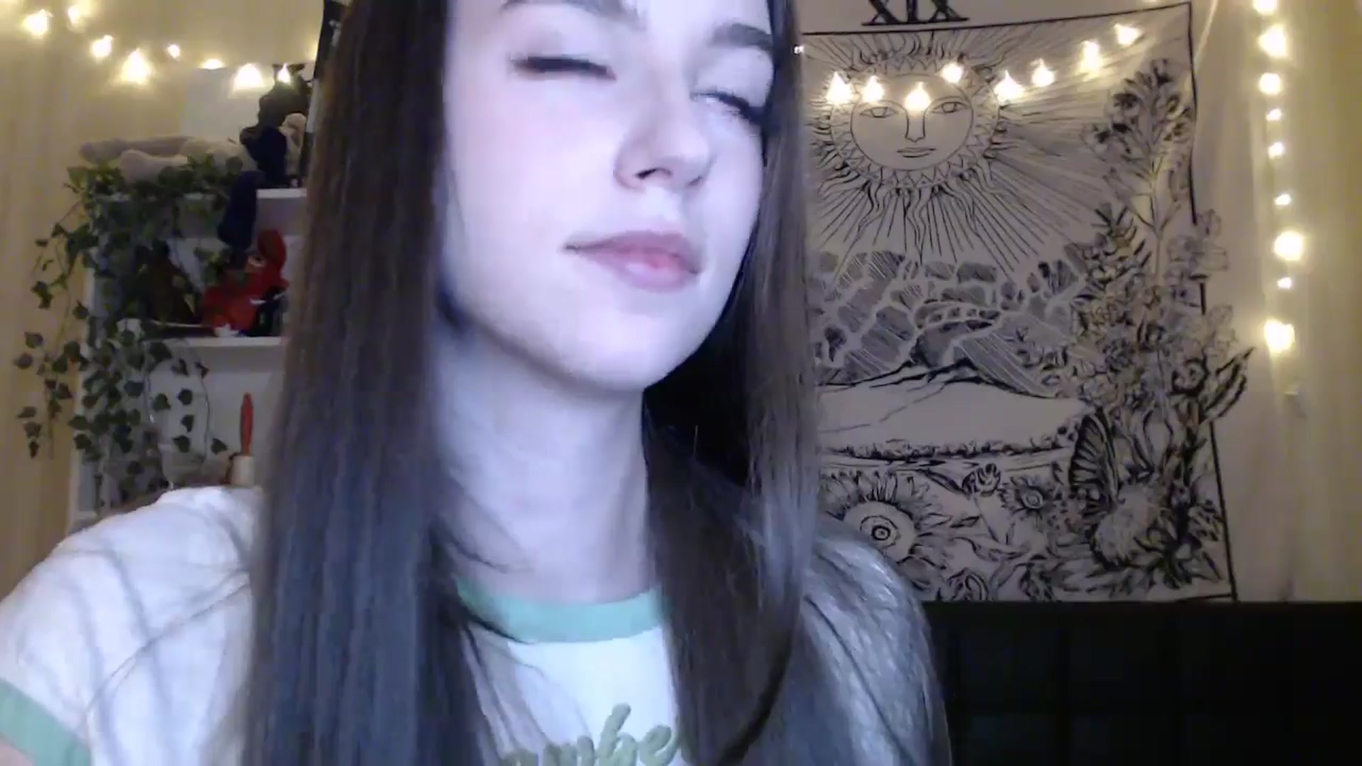 Gallery image thumbnail from ElsieF_'s myfreecams stream on, 03/13/2025, 19:17 image 13 of 20