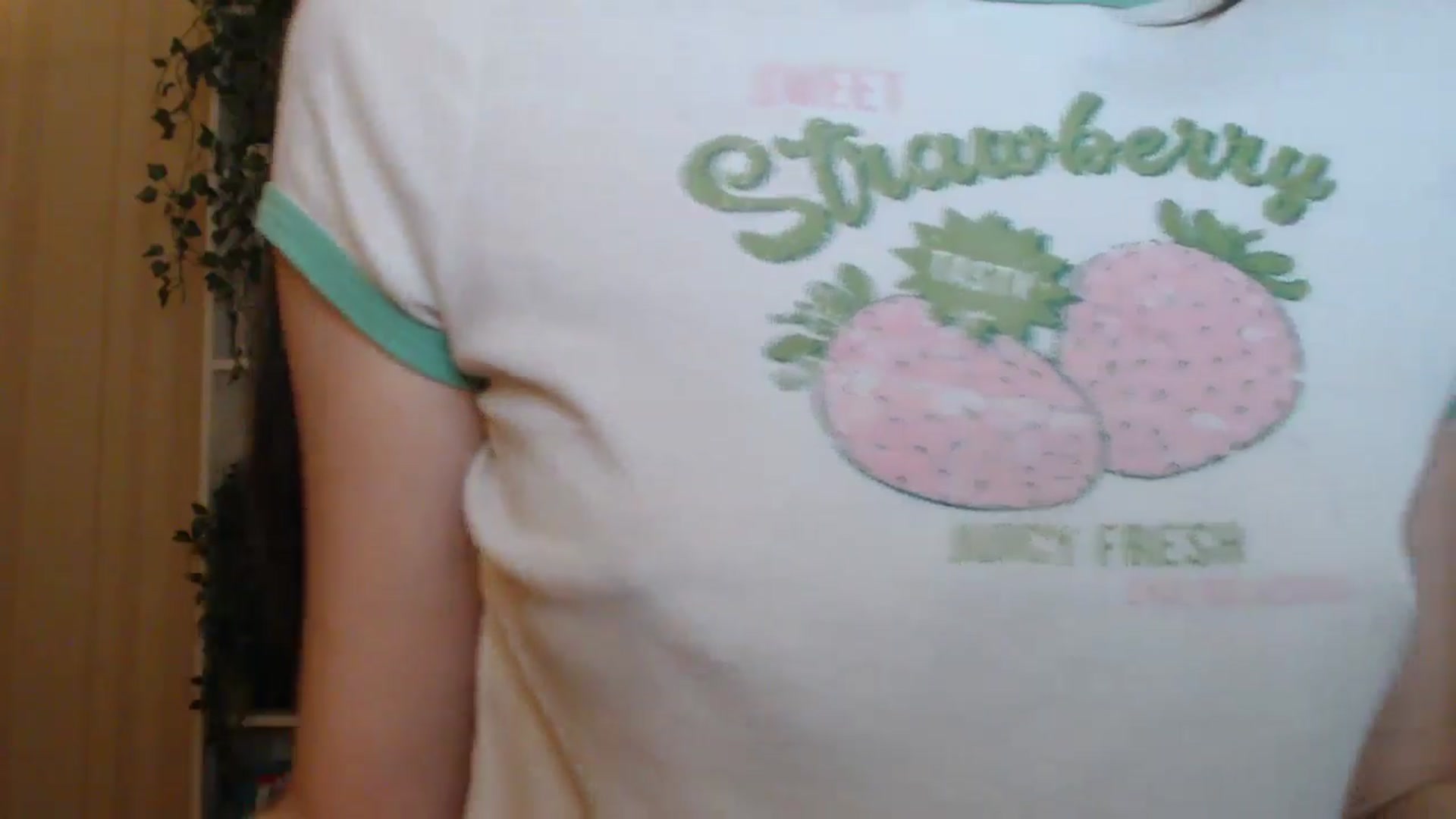 Gallery image thumbnail from ElsieF_'s myfreecams stream on, 03/13/2025, 19:17 image 2 of 20