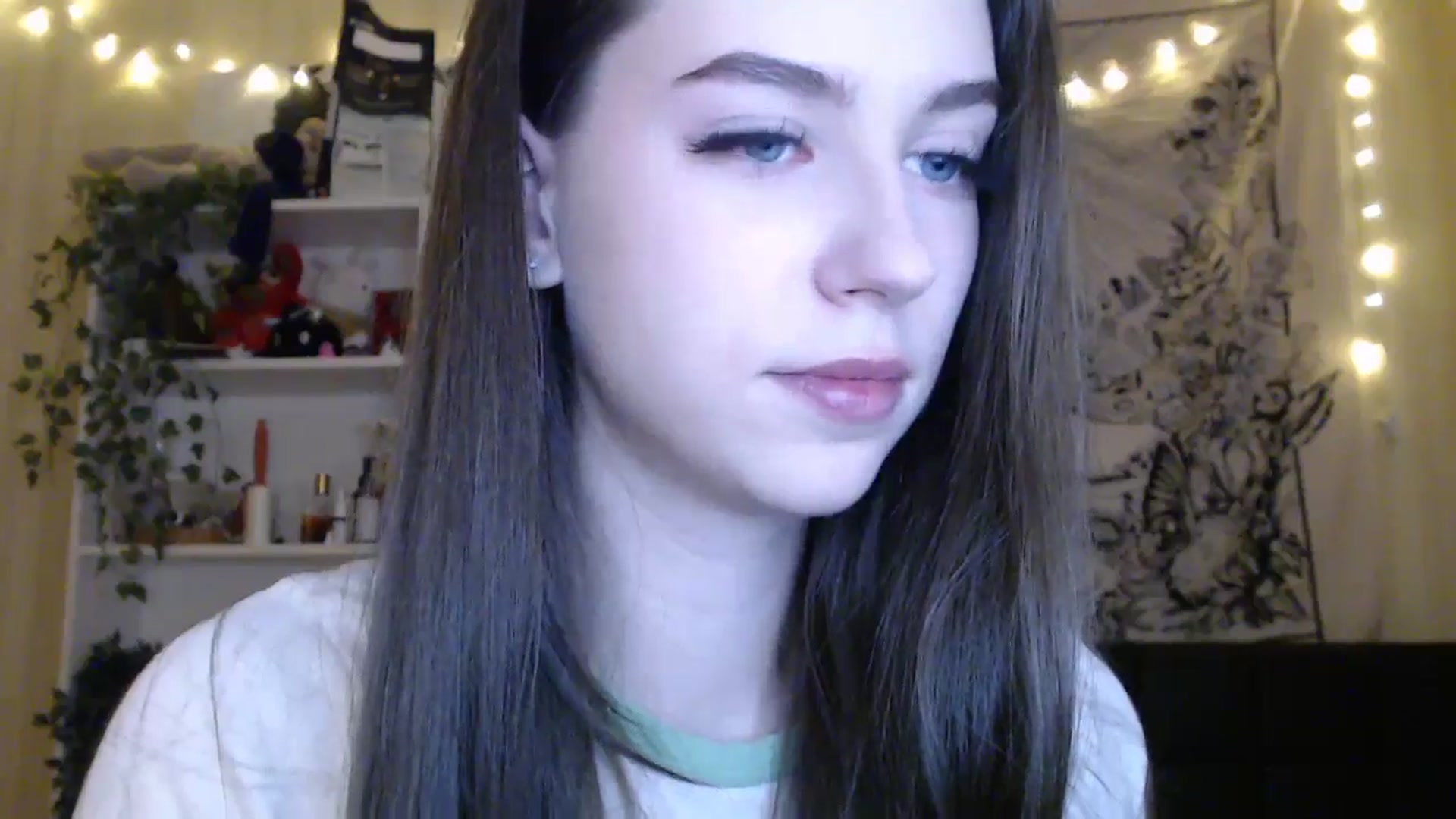 Gallery image thumbnail from ElsieF_'s myfreecams stream on, 03/13/2025, 19:17 image 18 of 20