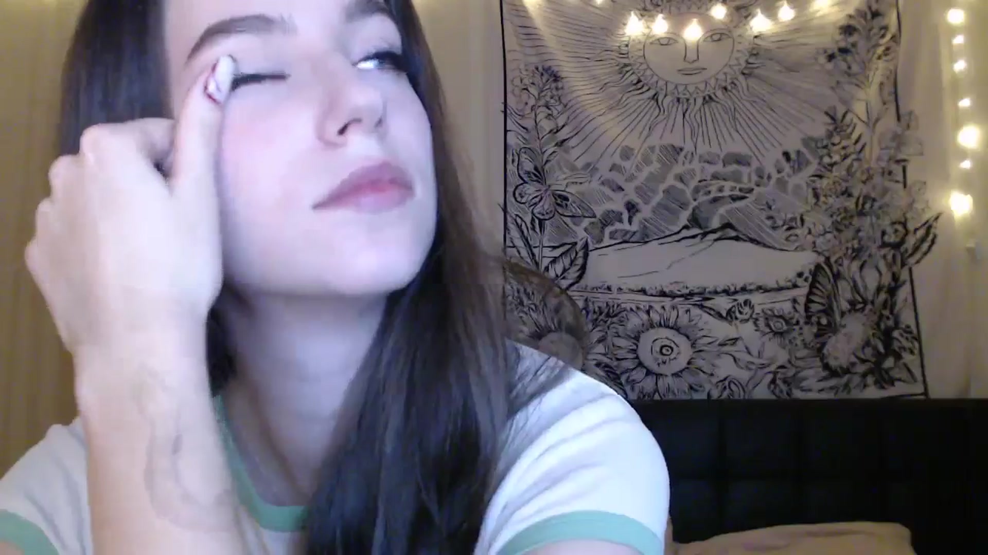 Gallery image thumbnail from ElsieF_'s myfreecams stream on, 03/13/2025, 19:17 image 4 of 20