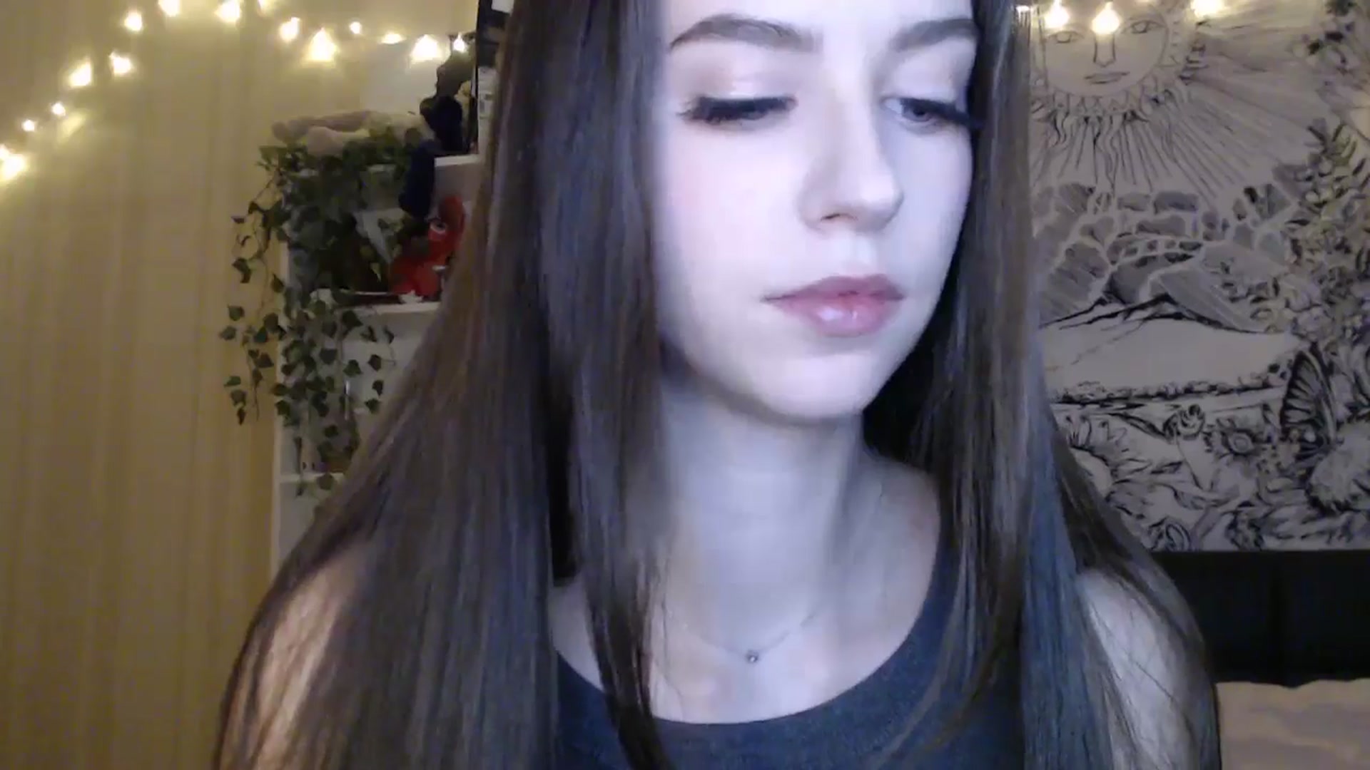 Gallery image thumbnail from ElsieF_'s myfreecams stream on, 03/14/2025, 20:58 image 17 of 20