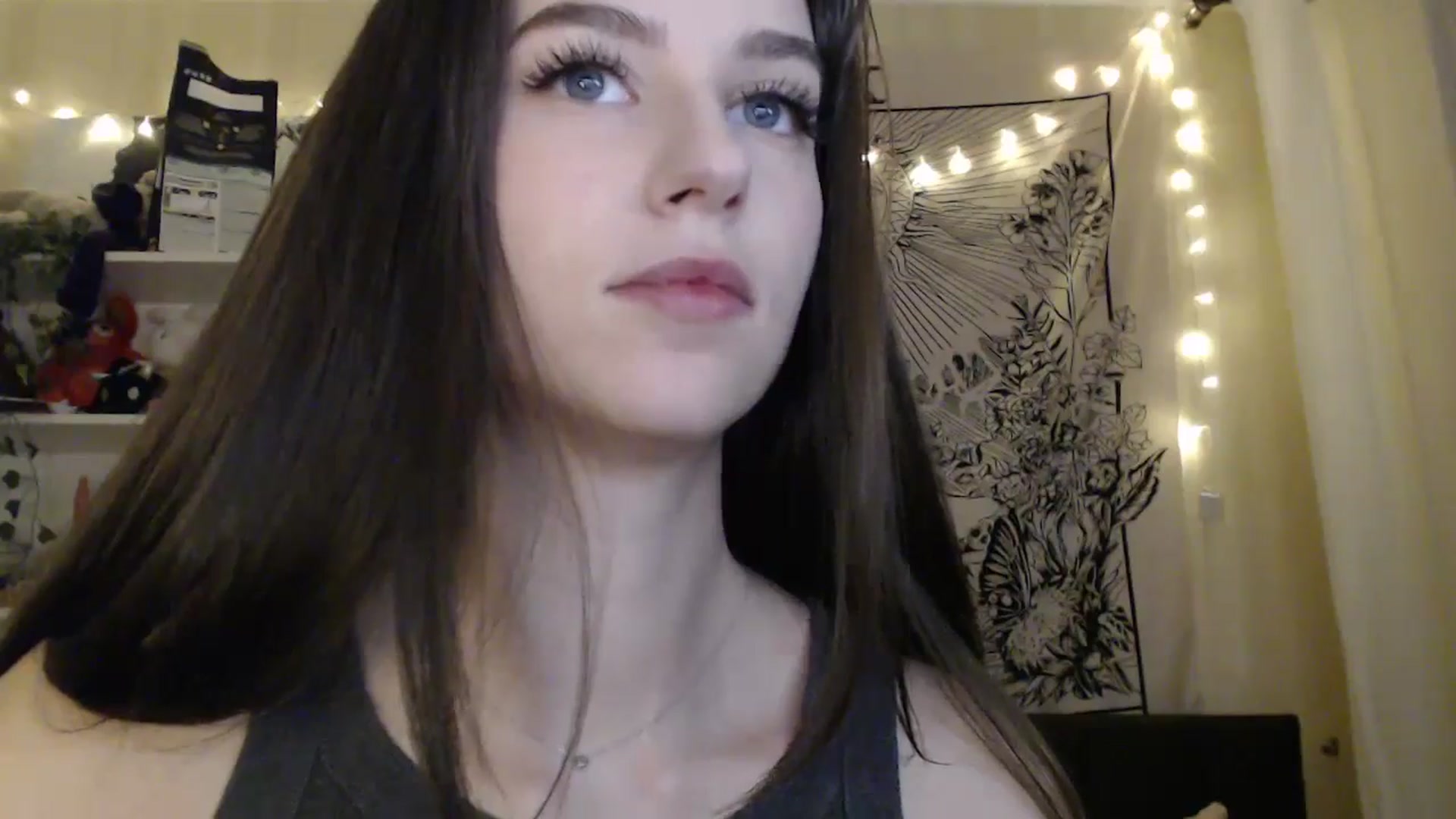 Gallery image thumbnail from ElsieF_'s myfreecams stream on, 03/14/2025, 20:58 image 13 of 20